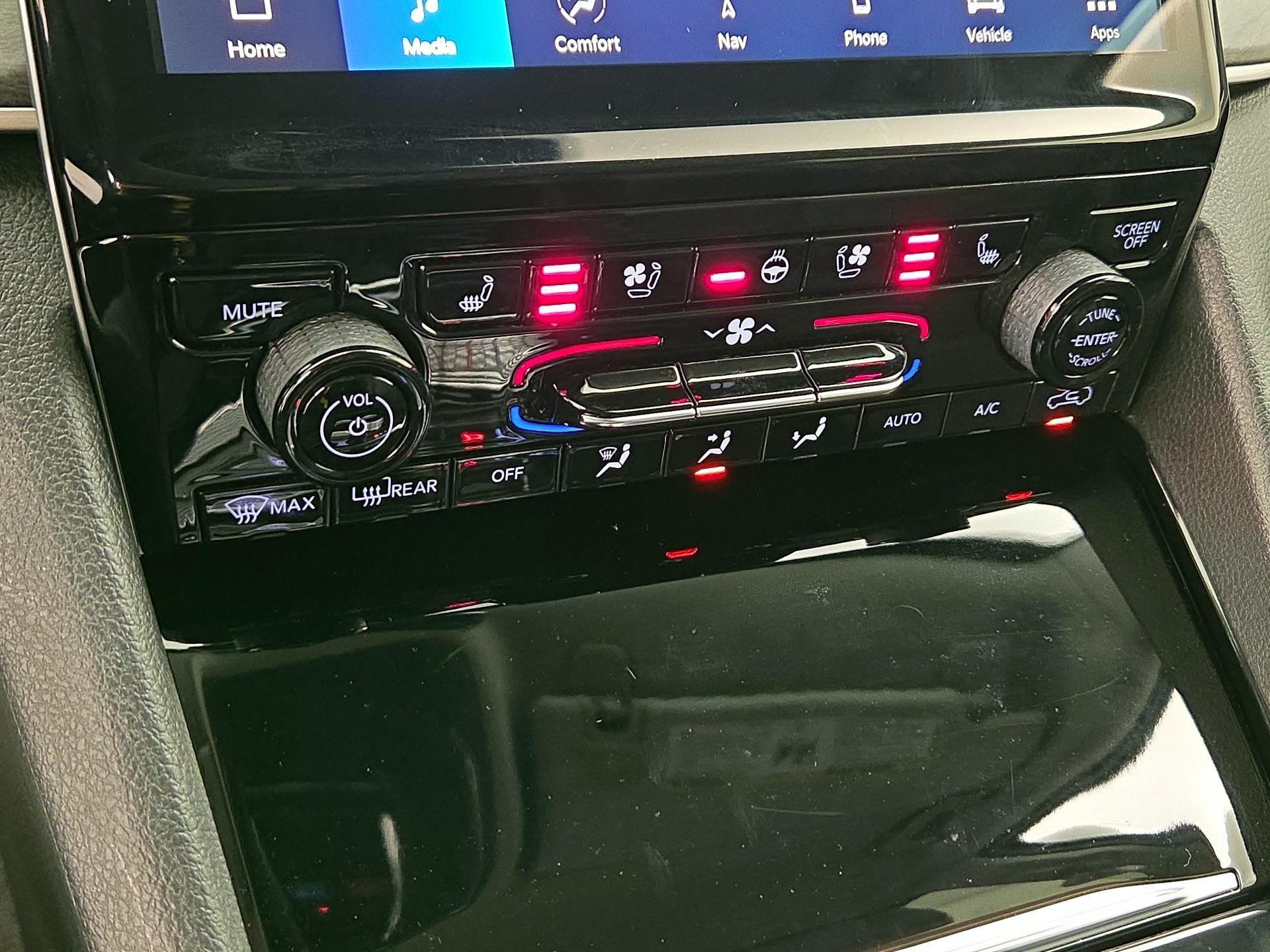 Thumbnail: 2023 Jeep Grand Cherokee - 17