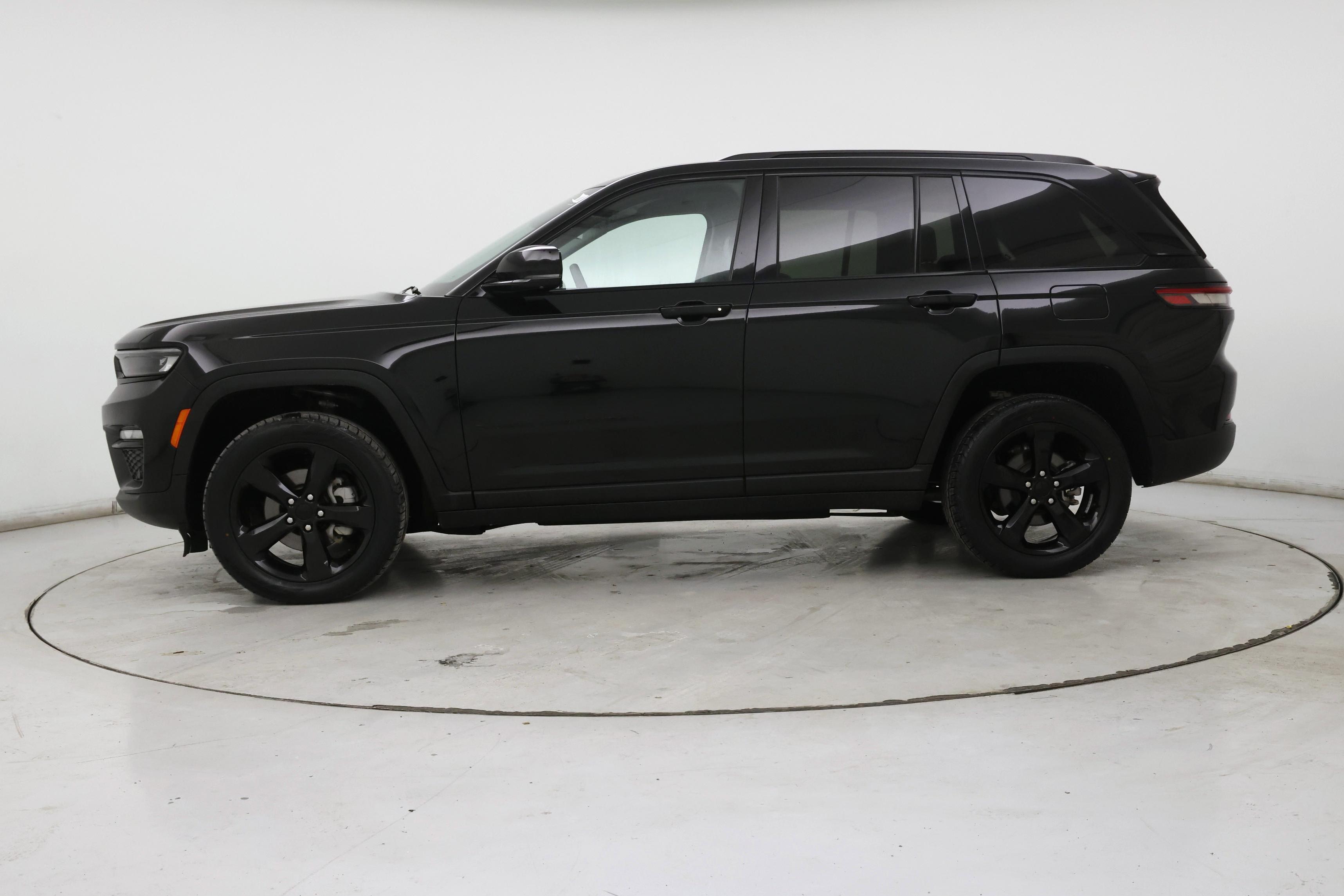 Thumbnail: 2023 Jeep Grand Cherokee - 3