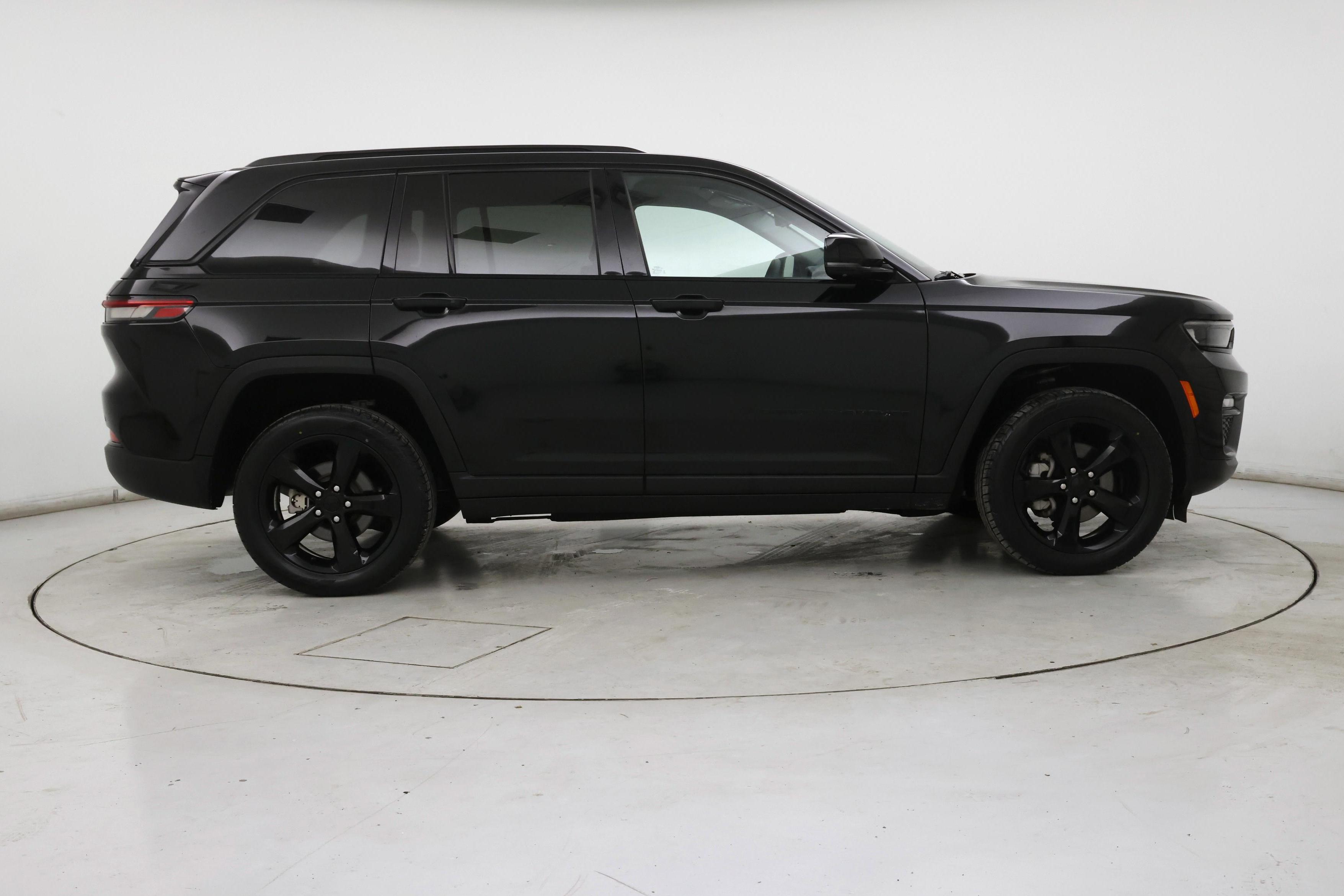 Thumbnail: 2023 Jeep Grand Cherokee - 7