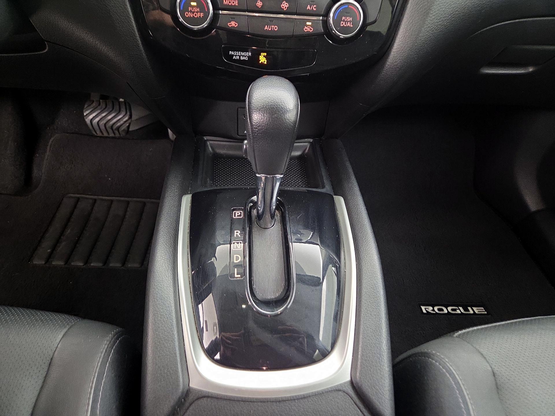 Thumbnail: 2014 Nissan Rogue - 18