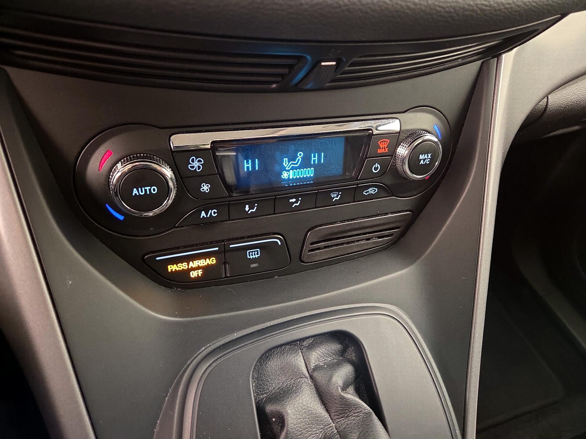 Thumbnail: 2016 Ford Escape - 16