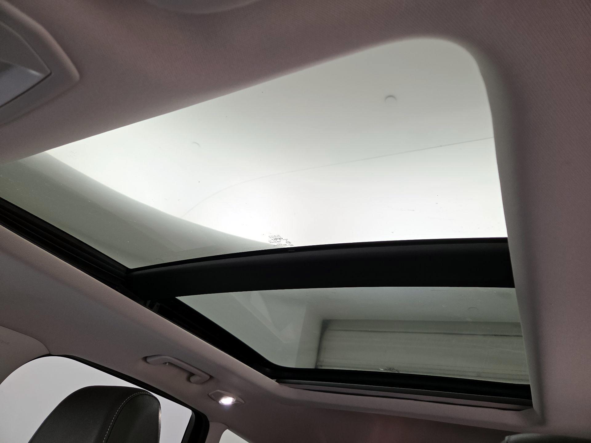 Thumbnail: 2016 Ford Escape - 19