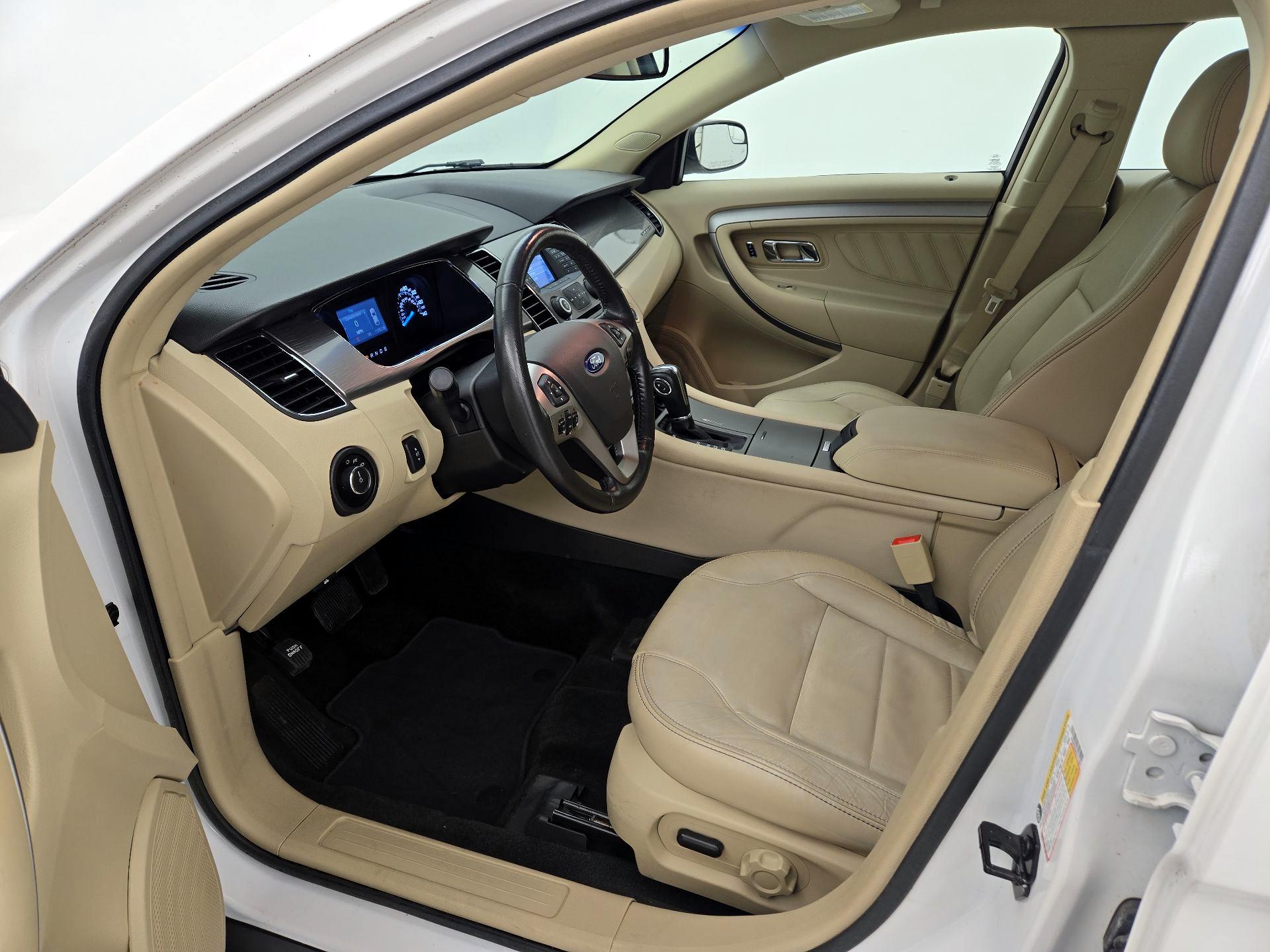 Thumbnail: 2016 Ford Taurus - 11