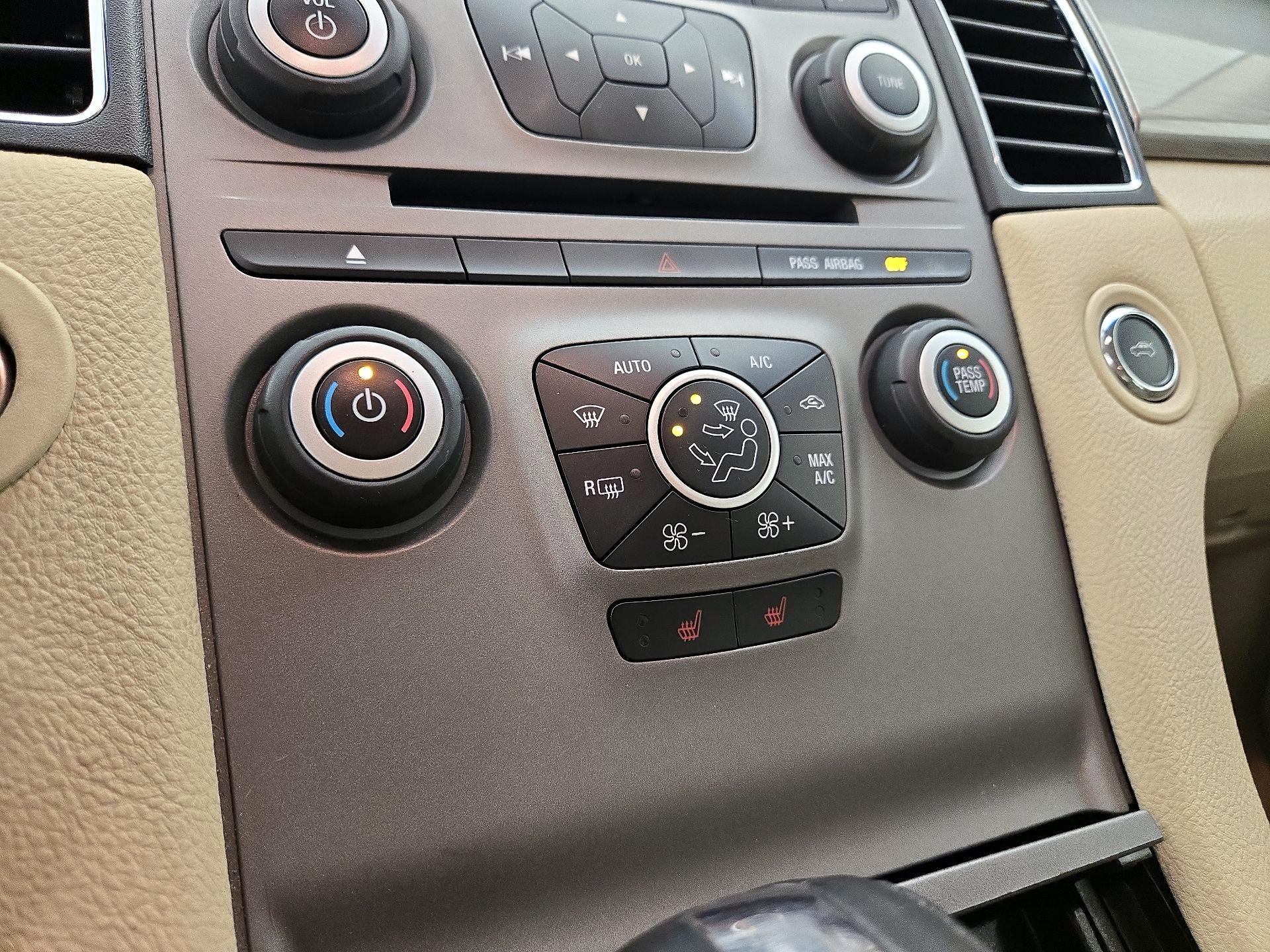 Thumbnail: 2016 Ford Taurus - 16