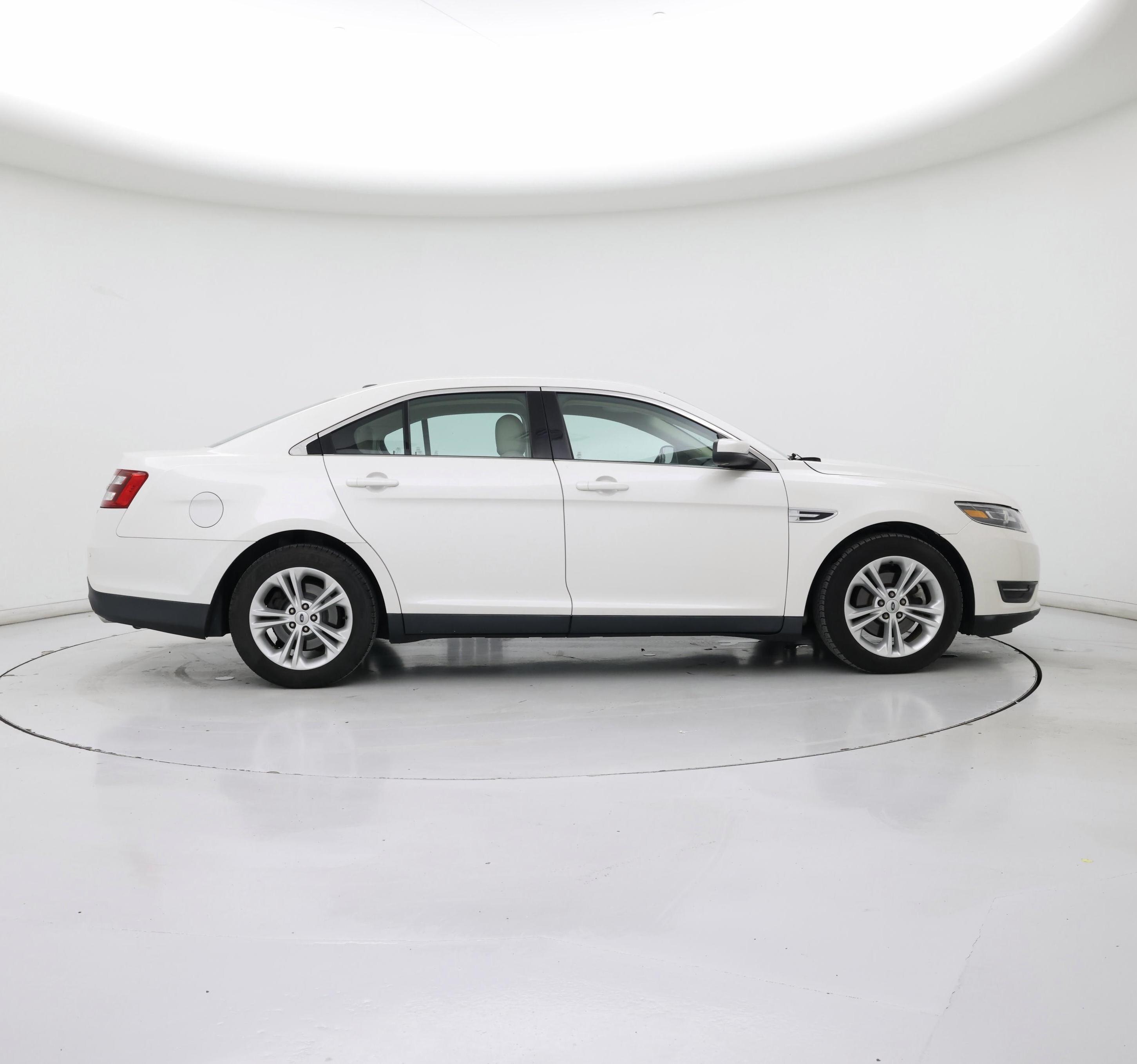 Thumbnail: 2016 Ford Taurus - 7