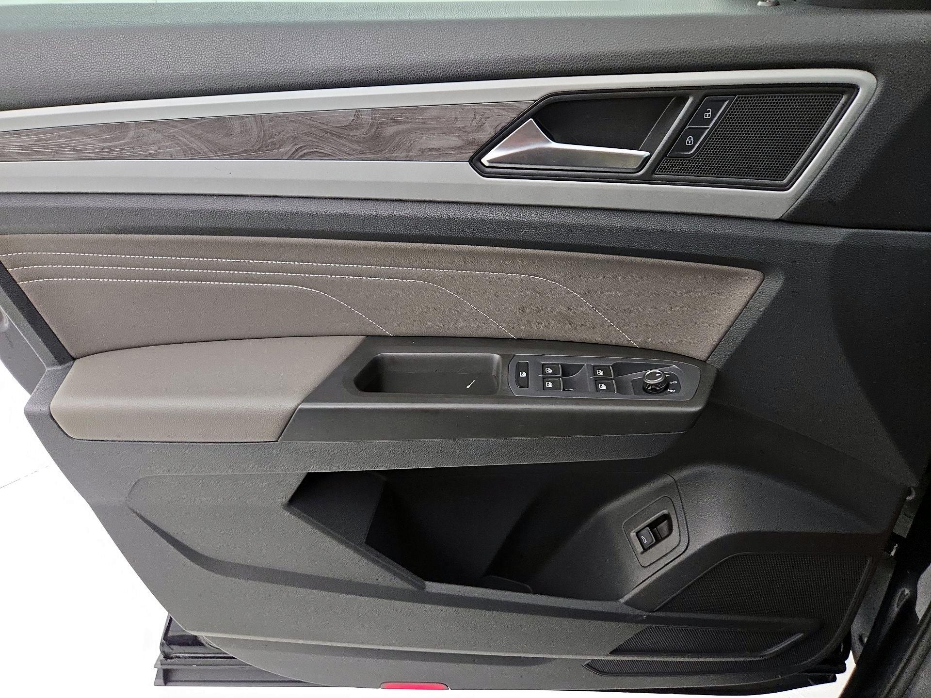 Thumbnail: 2022 Volkswagen Atlas - 12