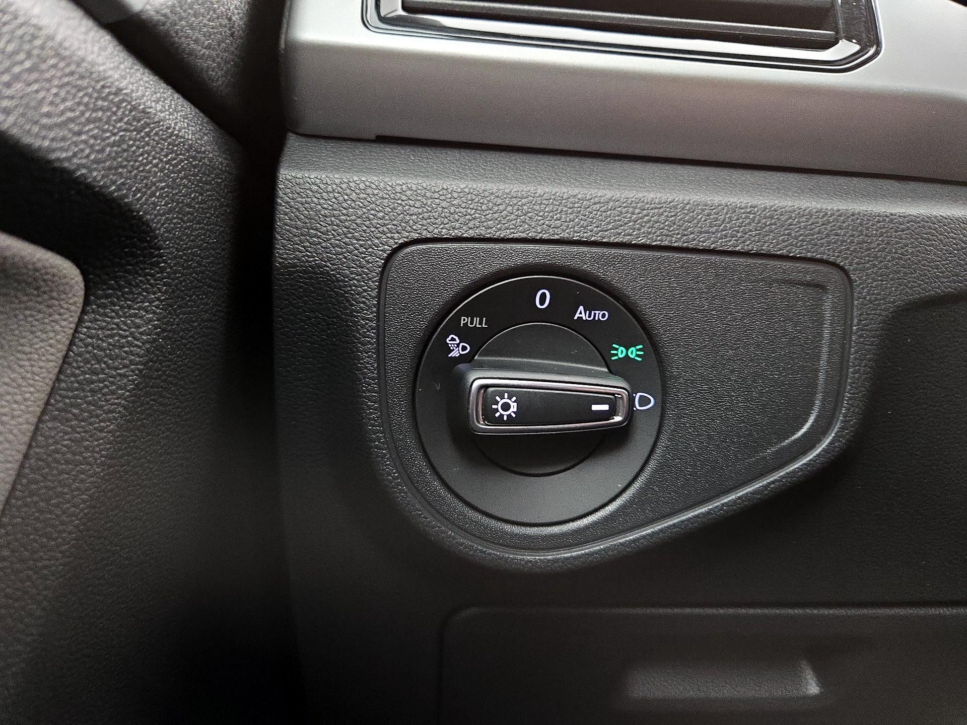 Thumbnail: 2022 Volkswagen Atlas - 13