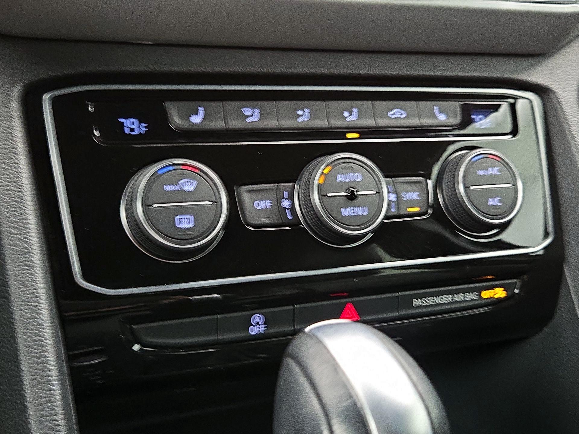 Thumbnail: 2022 Volkswagen Atlas - 16