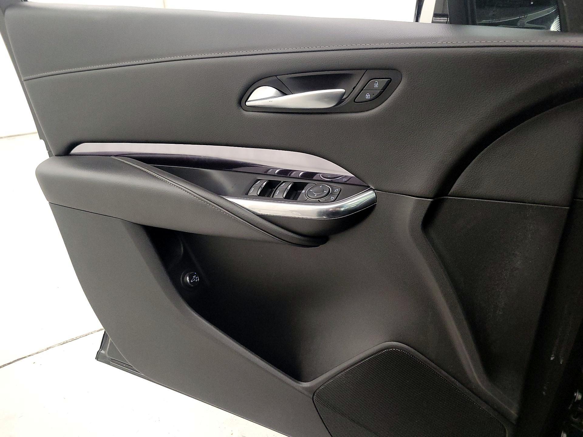 Thumbnail: 2022 Cadillac XT4 - 12