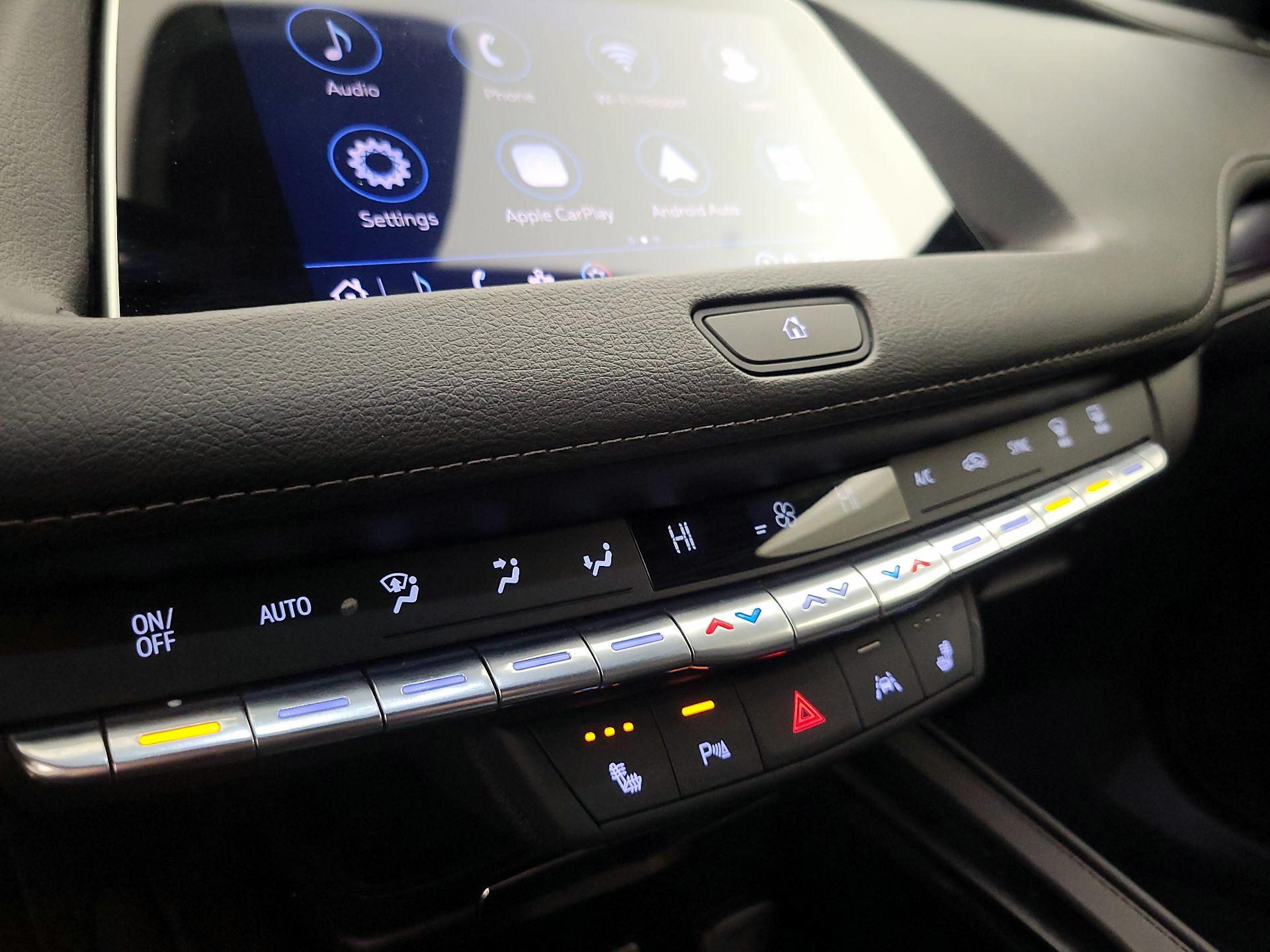 Thumbnail: 2022 Cadillac XT4 - 16