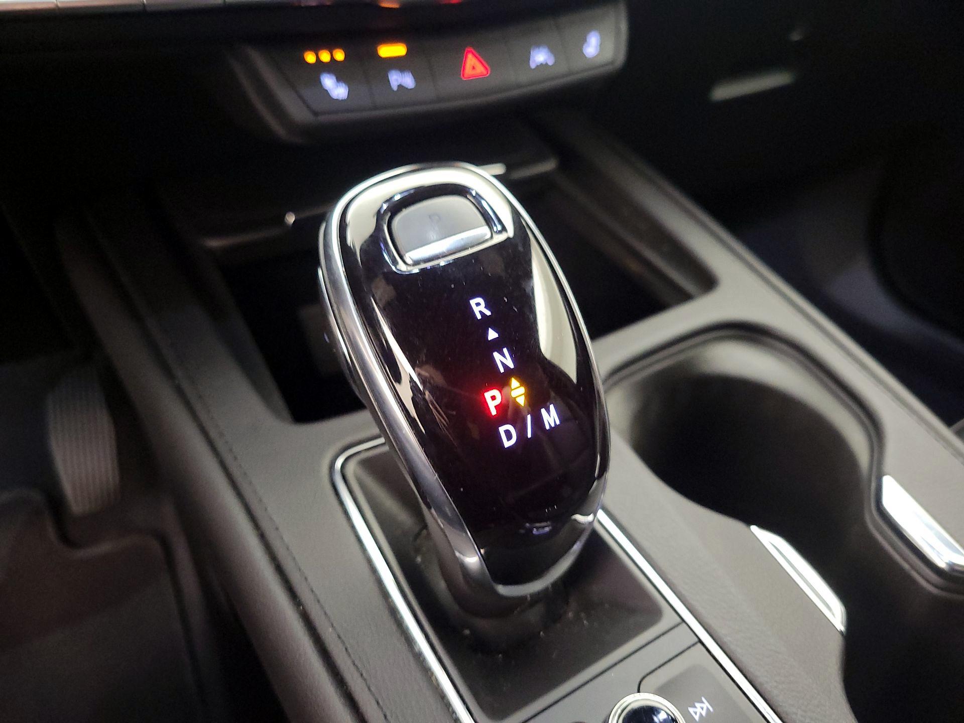 Thumbnail: 2022 Cadillac XT4 - 17