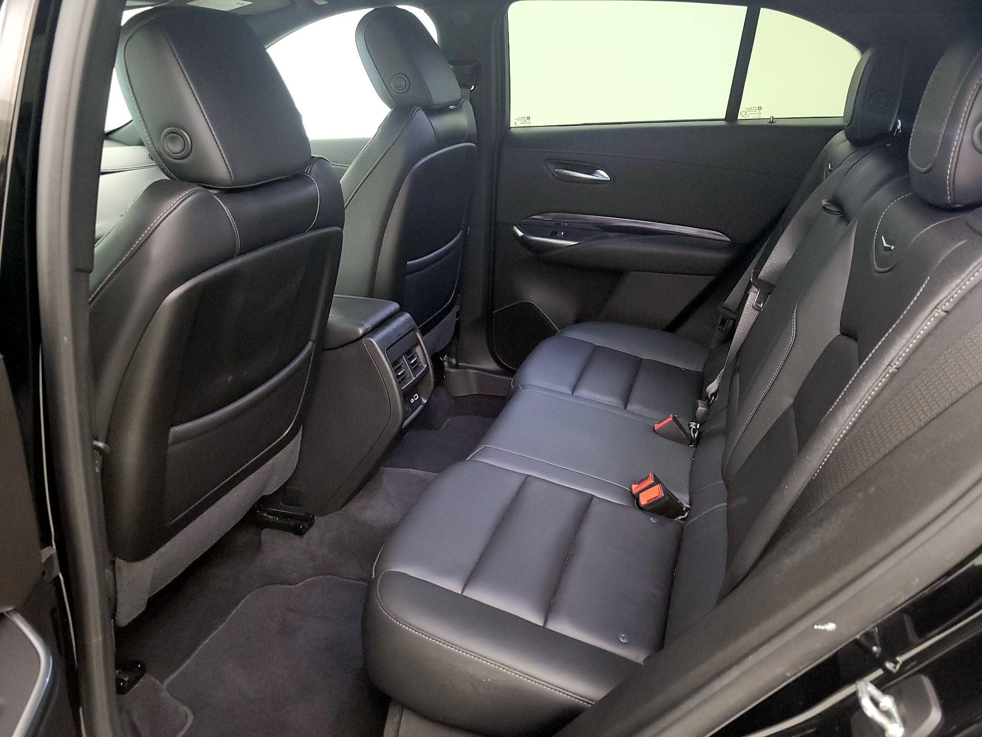 Thumbnail: 2022 Cadillac XT4 - 19