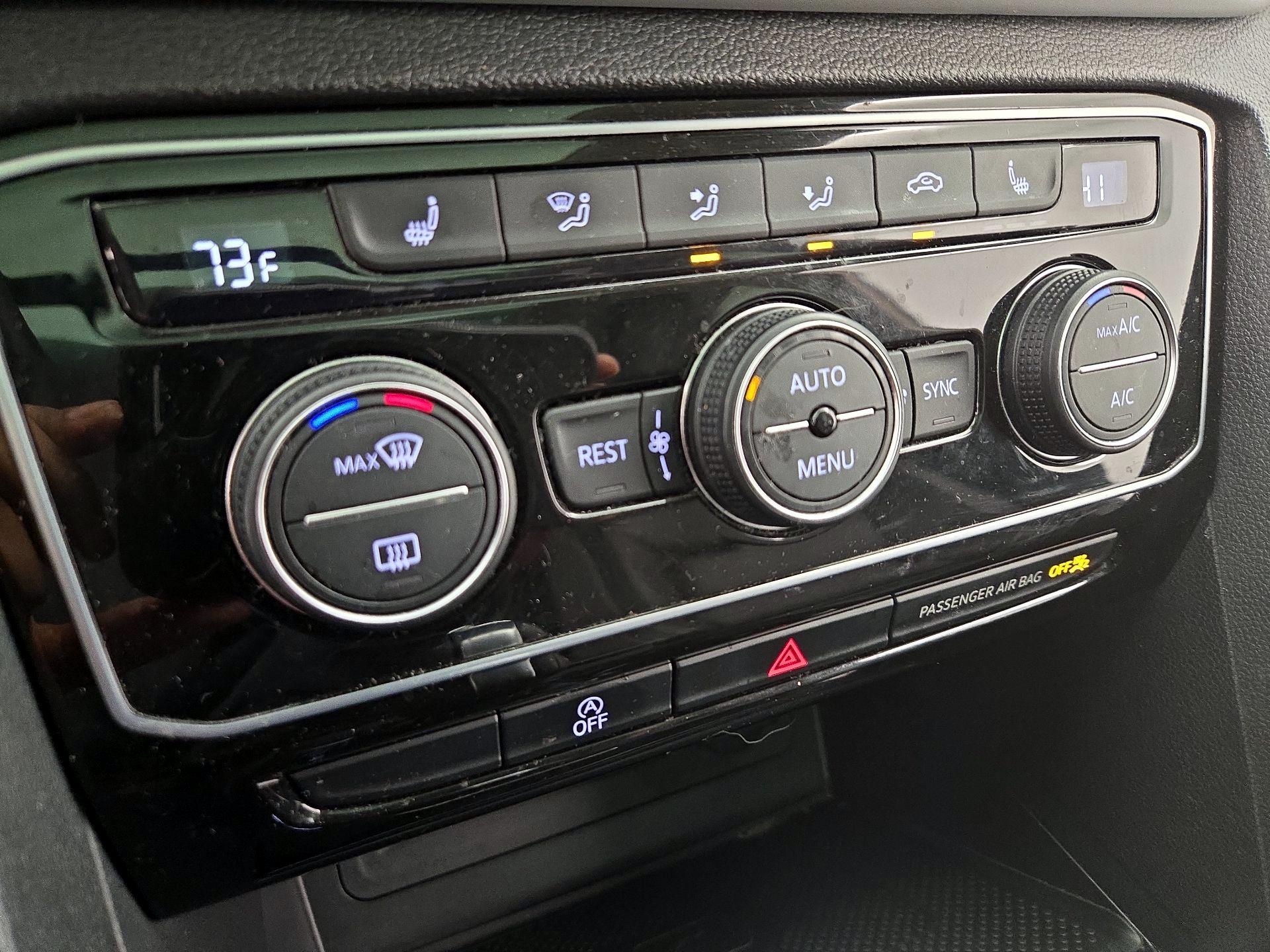 Thumbnail: 2023 Volkswagen Atlas - 16