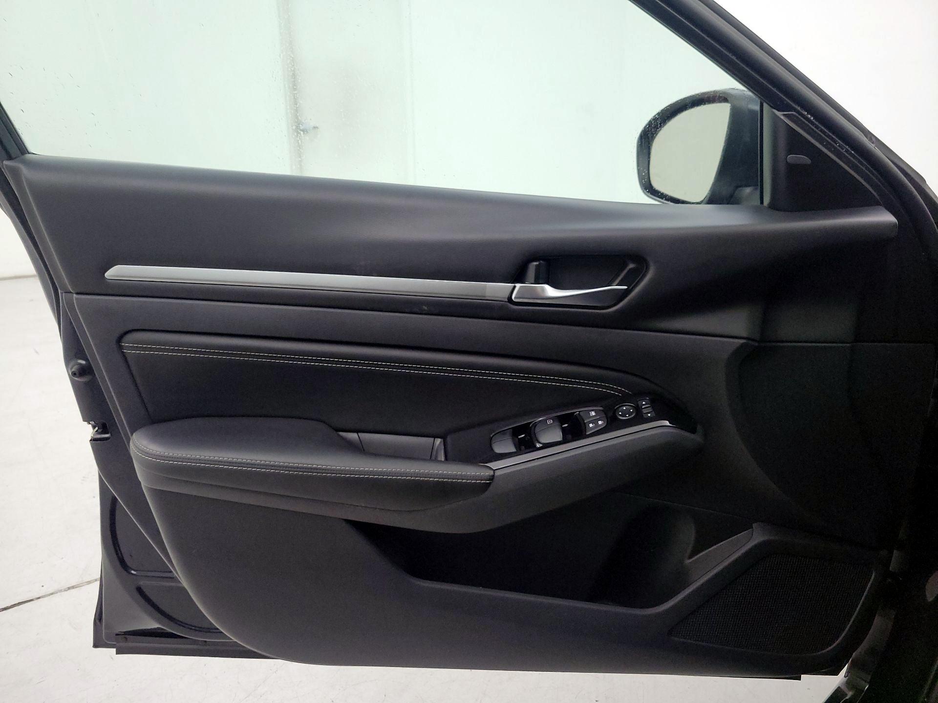 Thumbnail: 2021 Nissan Altima - 12