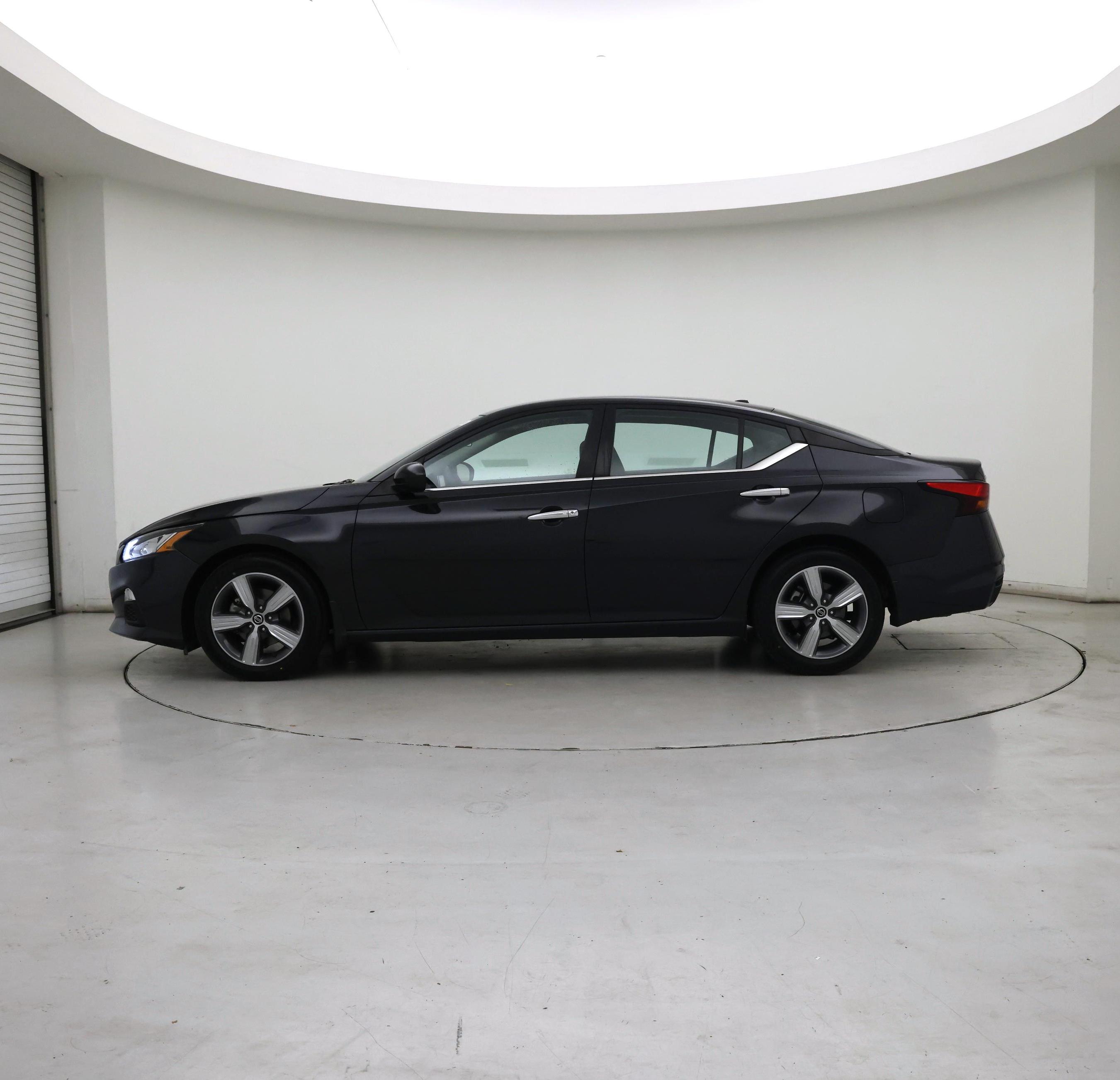 Thumbnail: 2021 Nissan Altima - 3