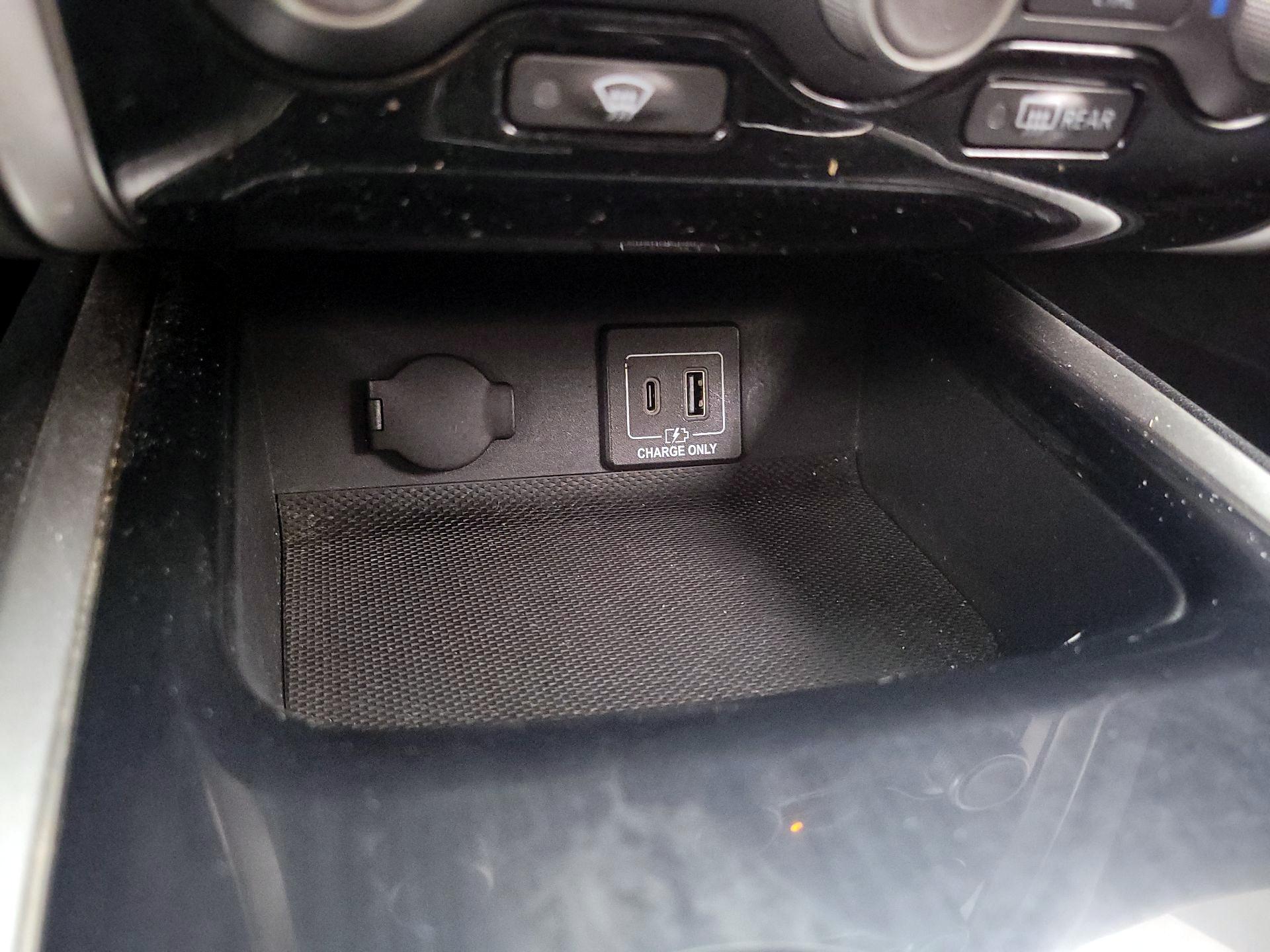 Thumbnail: 2020 Nissan Pathfinder - 17