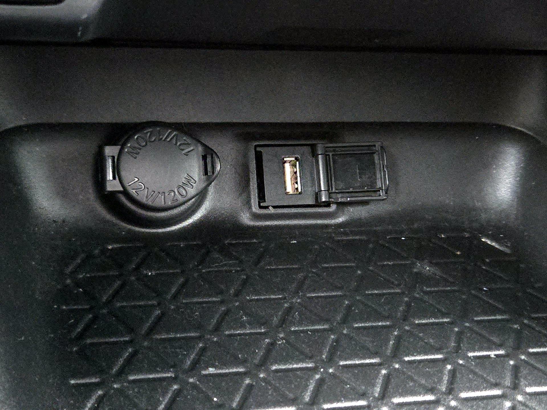 Thumbnail: 2021 Toyota RAV4 - 18