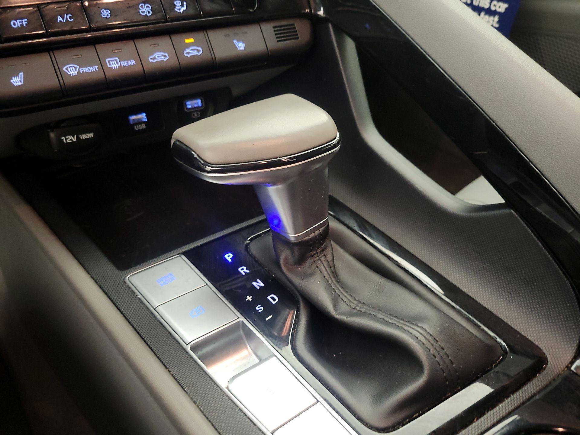 Thumbnail: 2021 Hyundai Elantra - 17