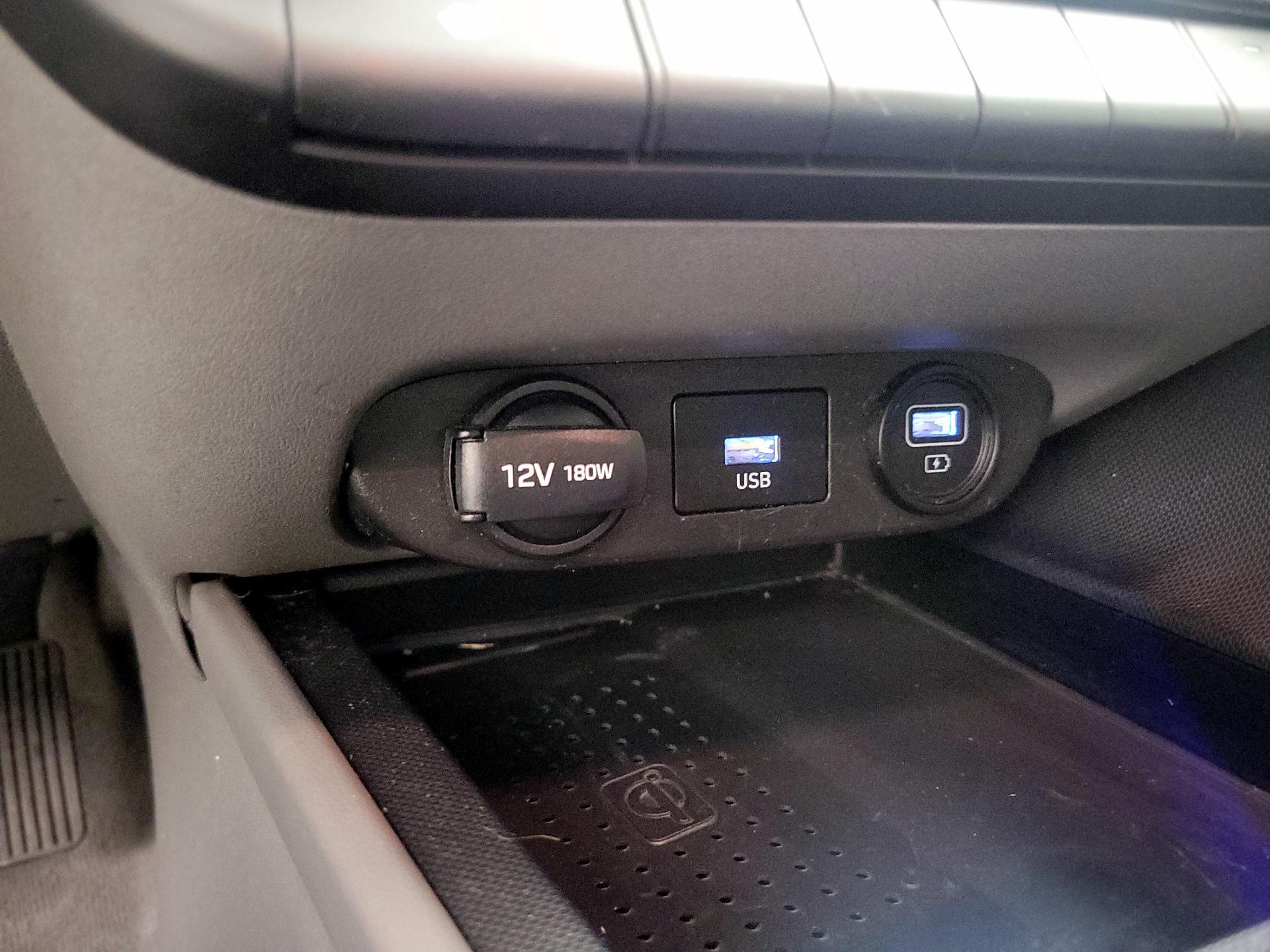 Thumbnail: 2021 Hyundai Elantra - 18