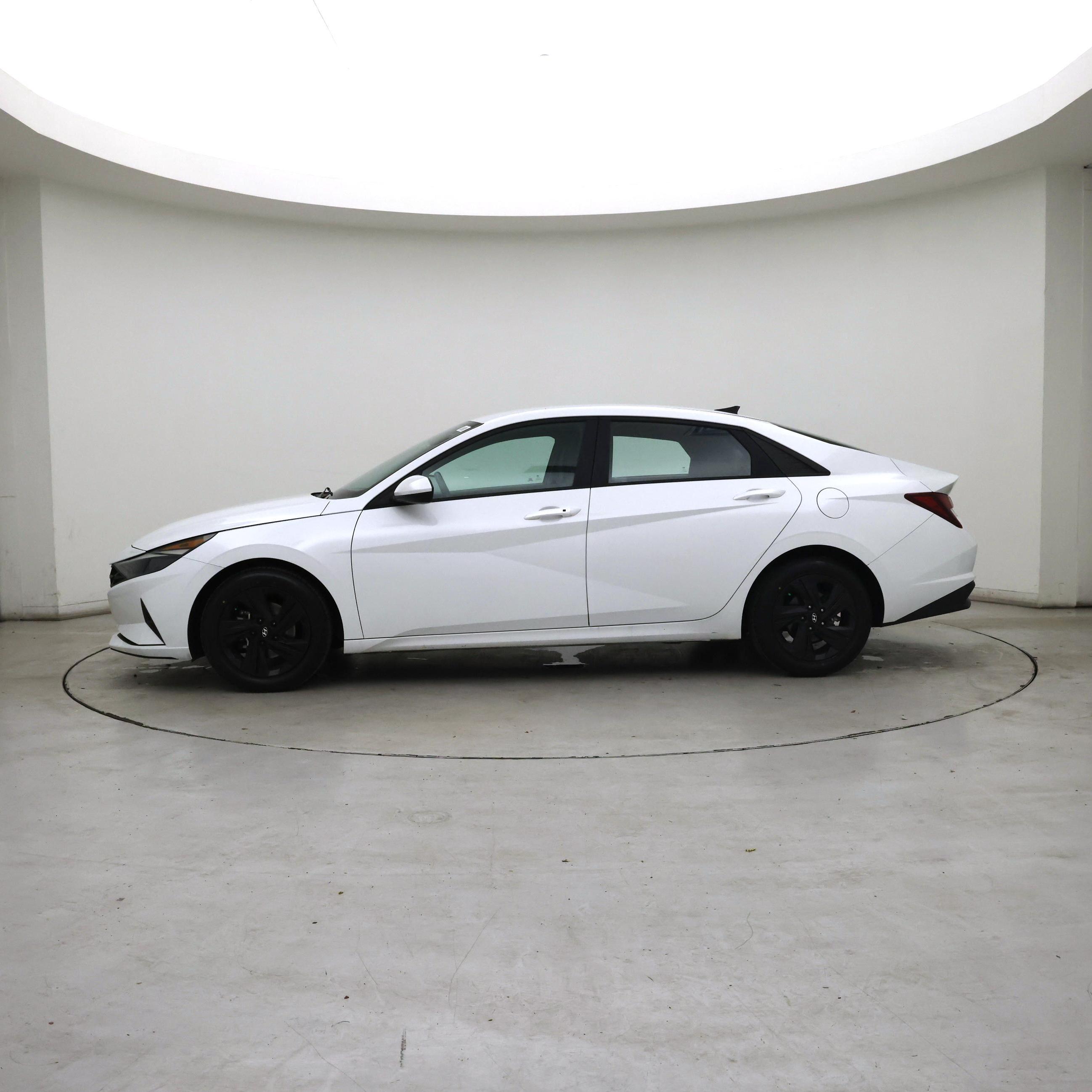 Thumbnail: 2021 Hyundai Elantra - 3