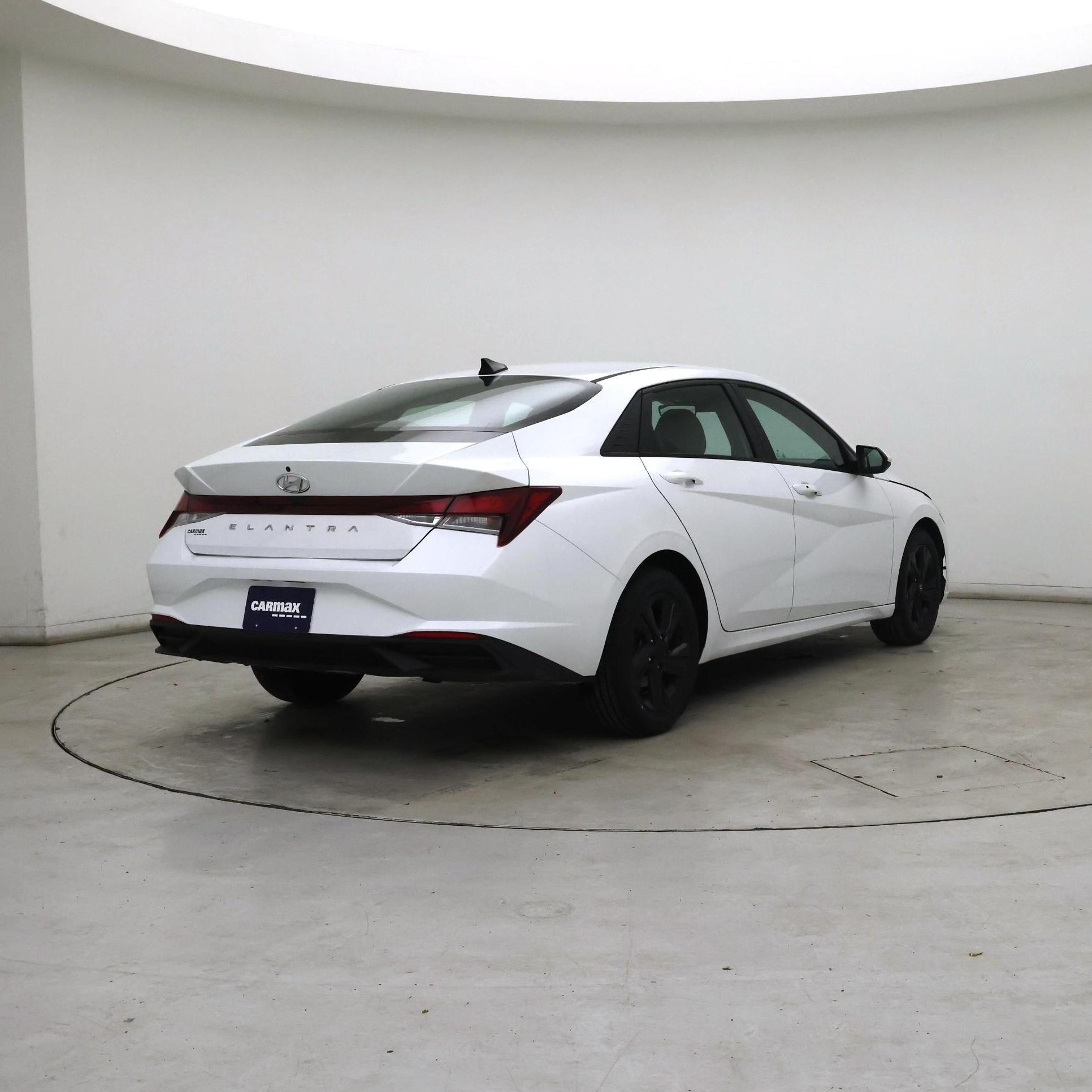 Thumbnail: 2021 Hyundai Elantra - 8