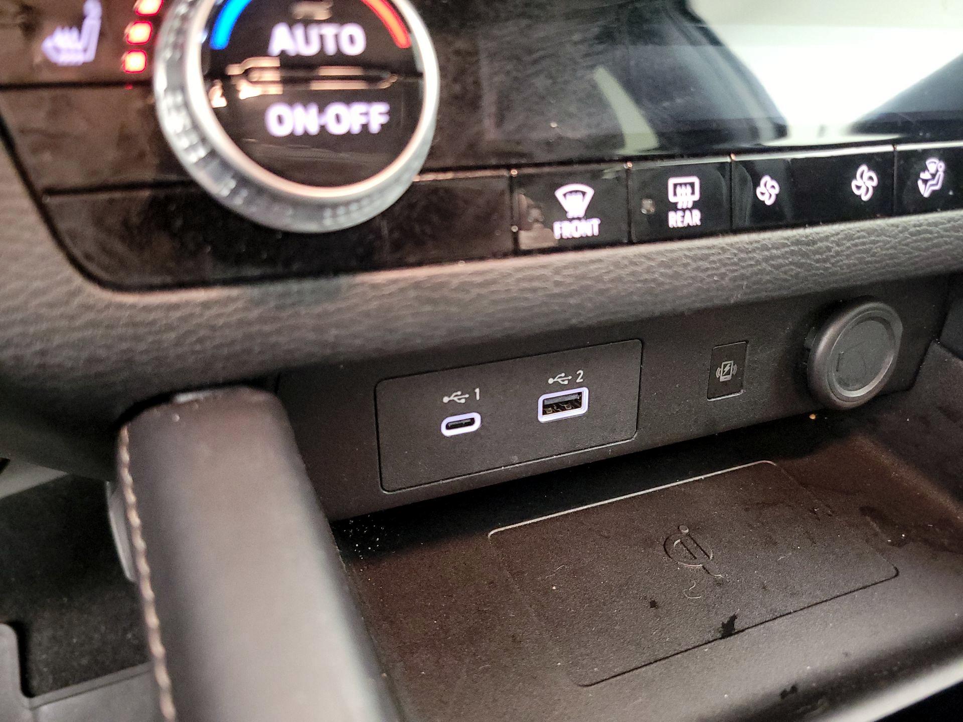 Thumbnail: 2024 Mitsubishi Outlander - 18