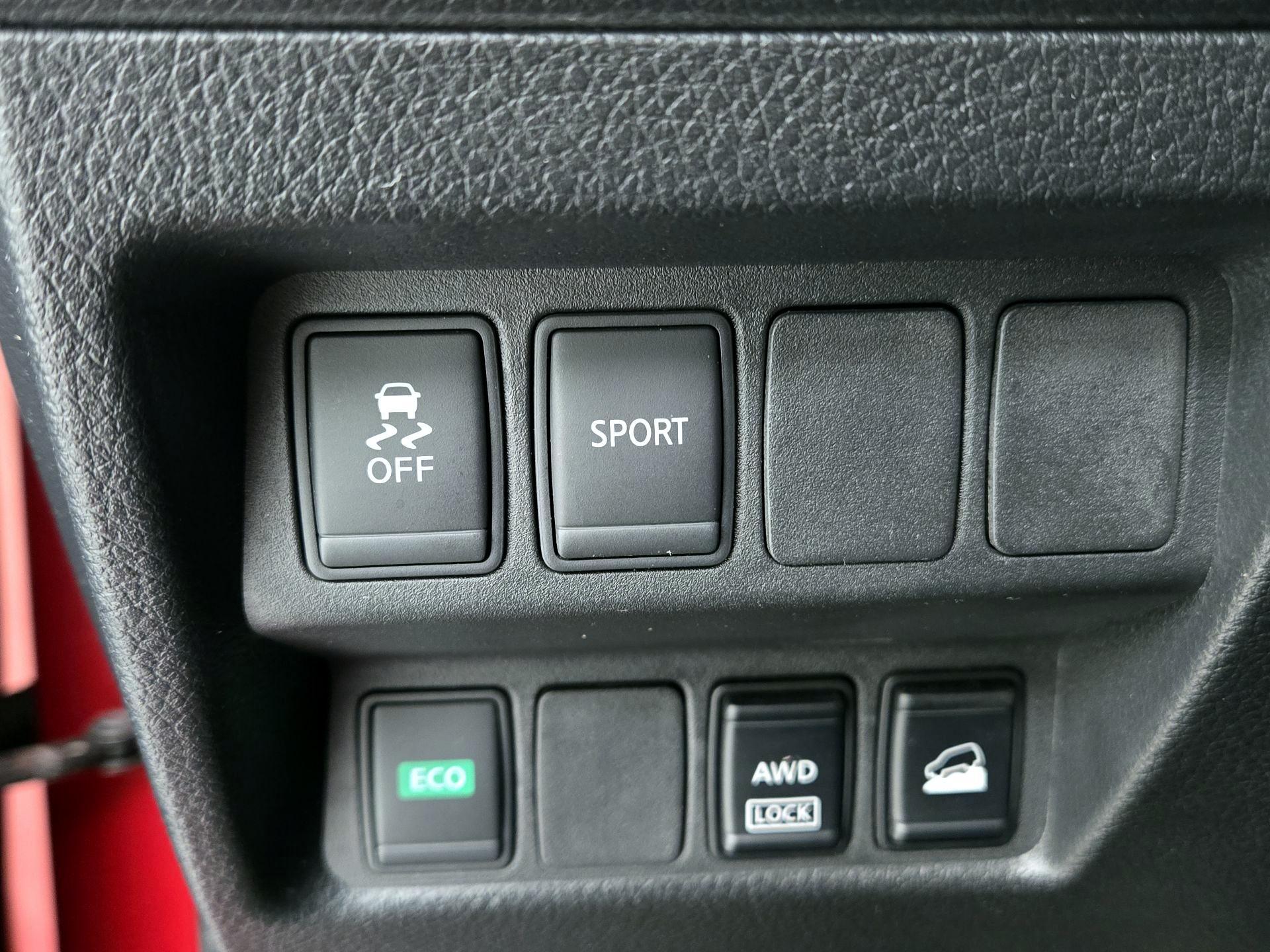 Thumbnail: 2016 Nissan Rogue - 13