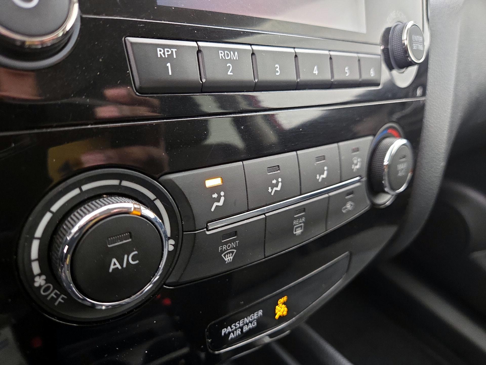 Thumbnail: 2016 Nissan Rogue - 16