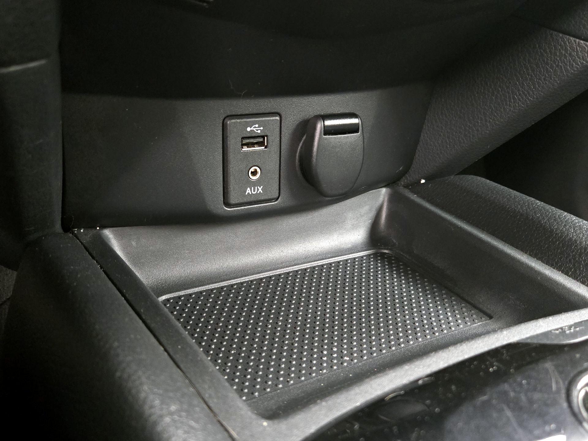 Thumbnail: 2016 Nissan Rogue - 18