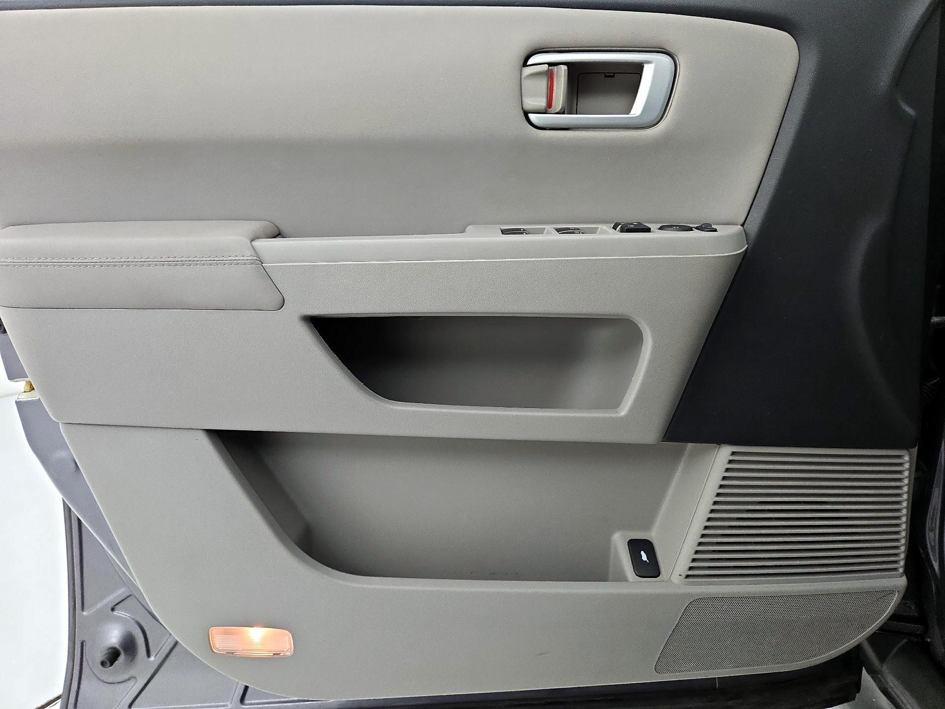 Thumbnail: 2015 Honda Pilot - 12