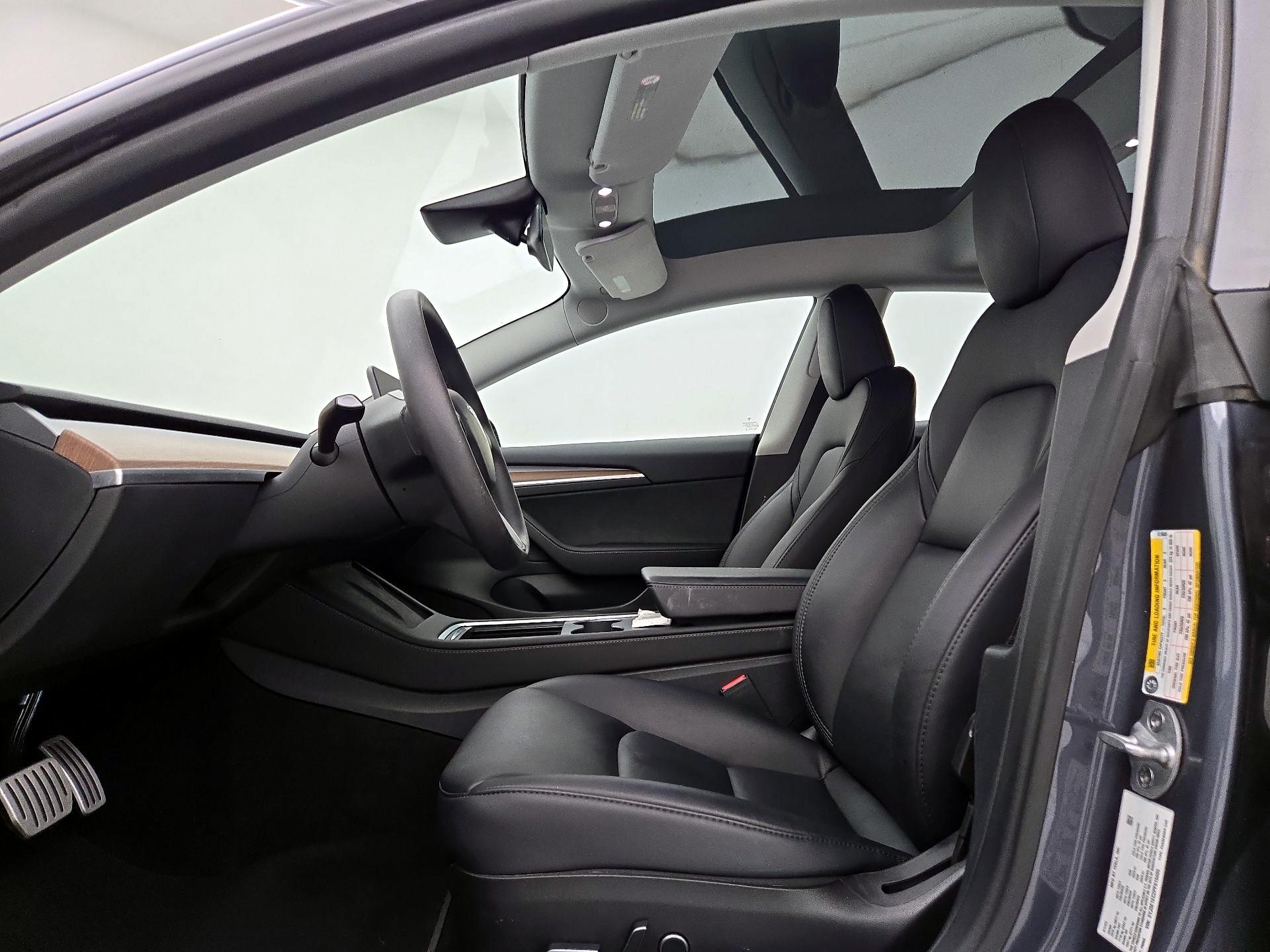 Thumbnail: 2023 Tesla Model 3 - 11