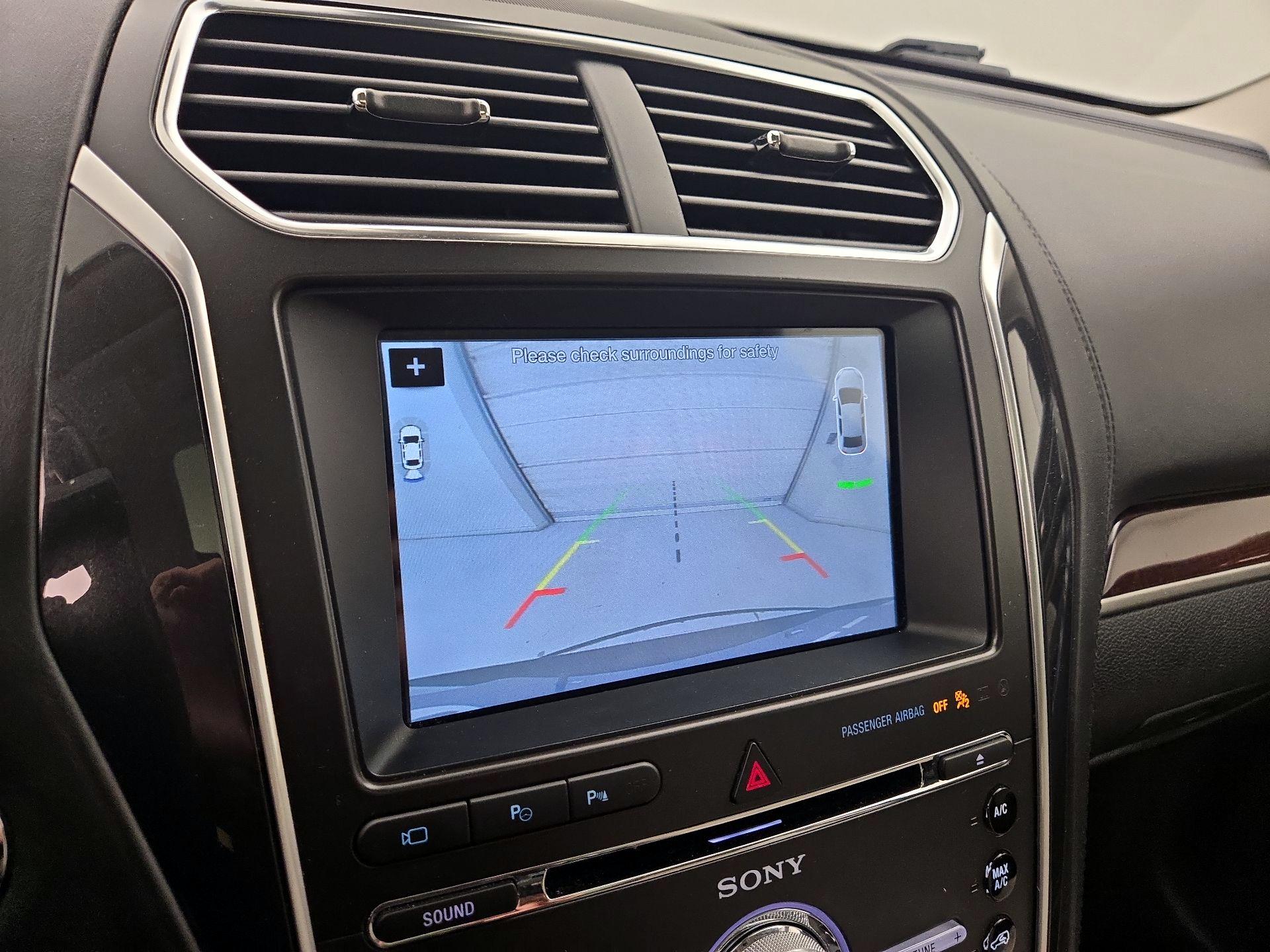 Thumbnail: 2017 Ford Explorer - 15