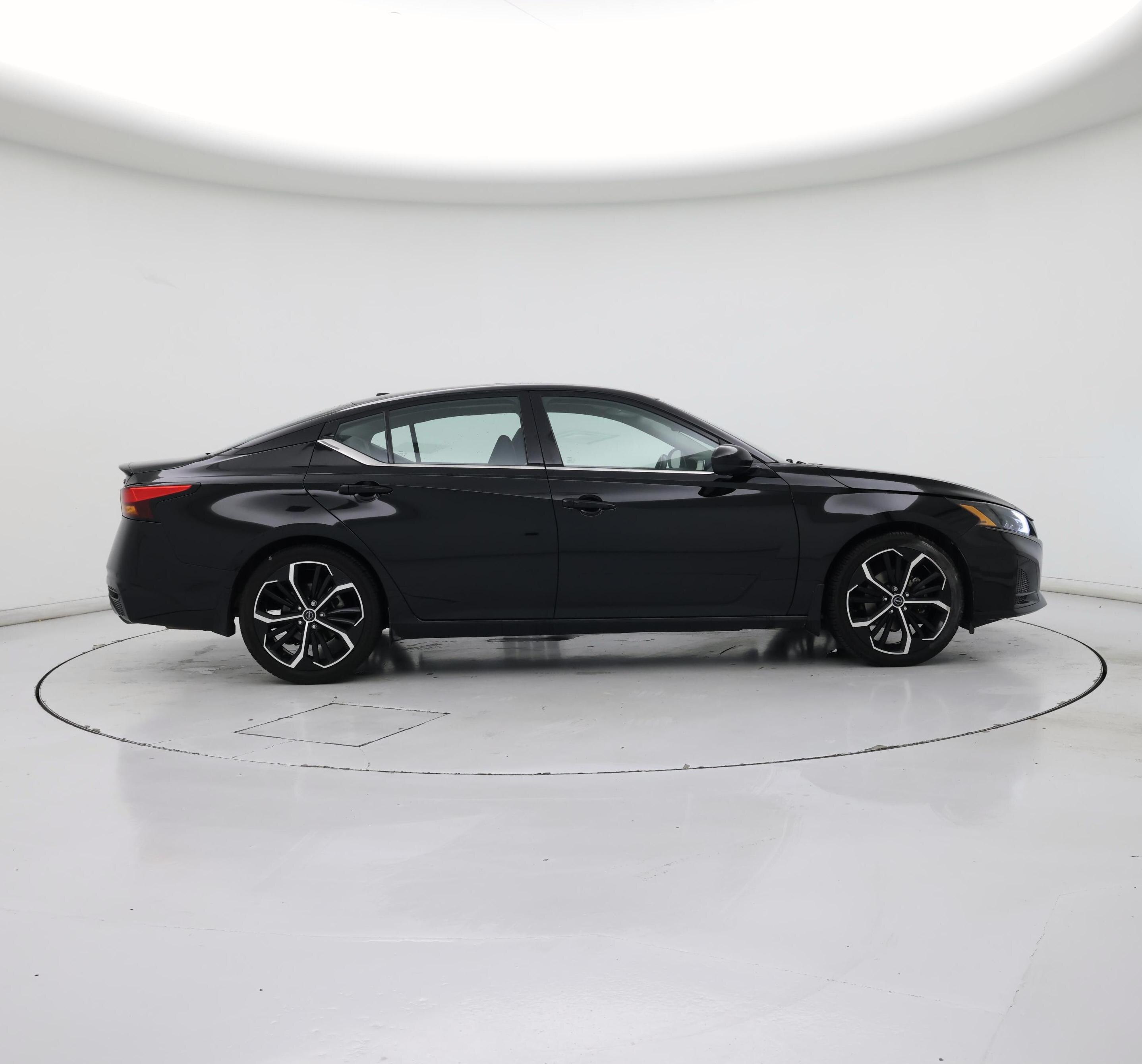 Thumbnail: 2023 Nissan Altima - 7