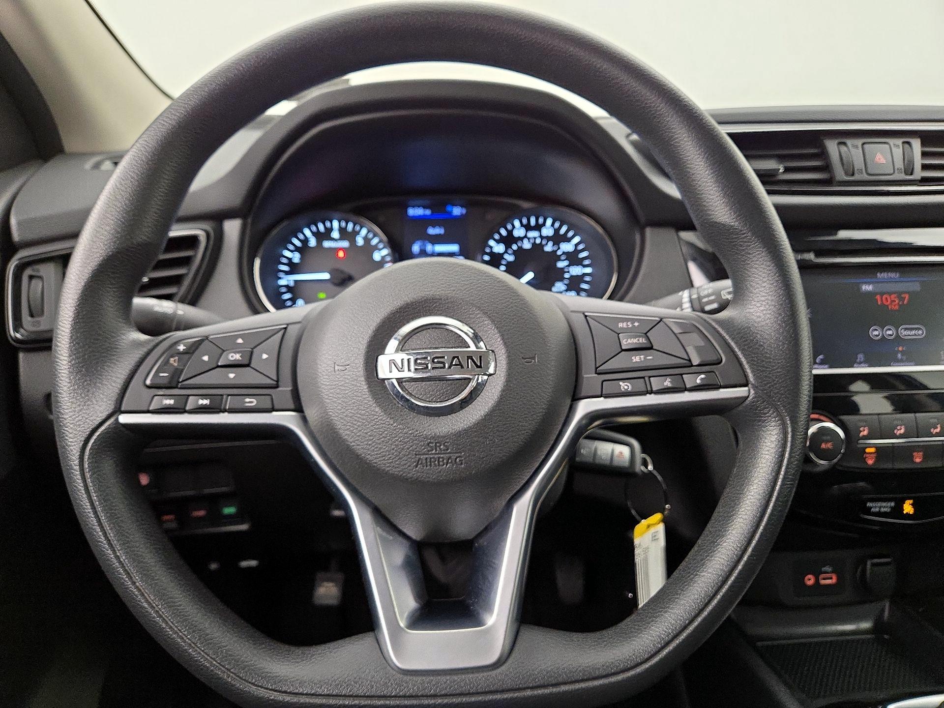 Thumbnail: 2020 Nissan Rogue Sport - 10