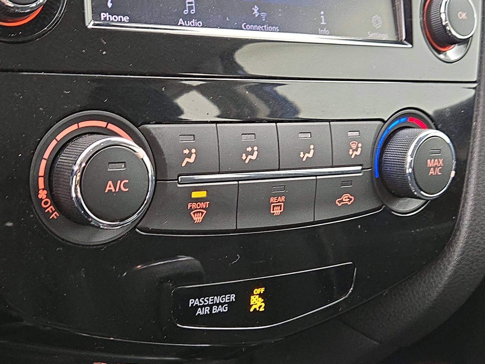 Thumbnail: 2020 Nissan Rogue Sport - 15