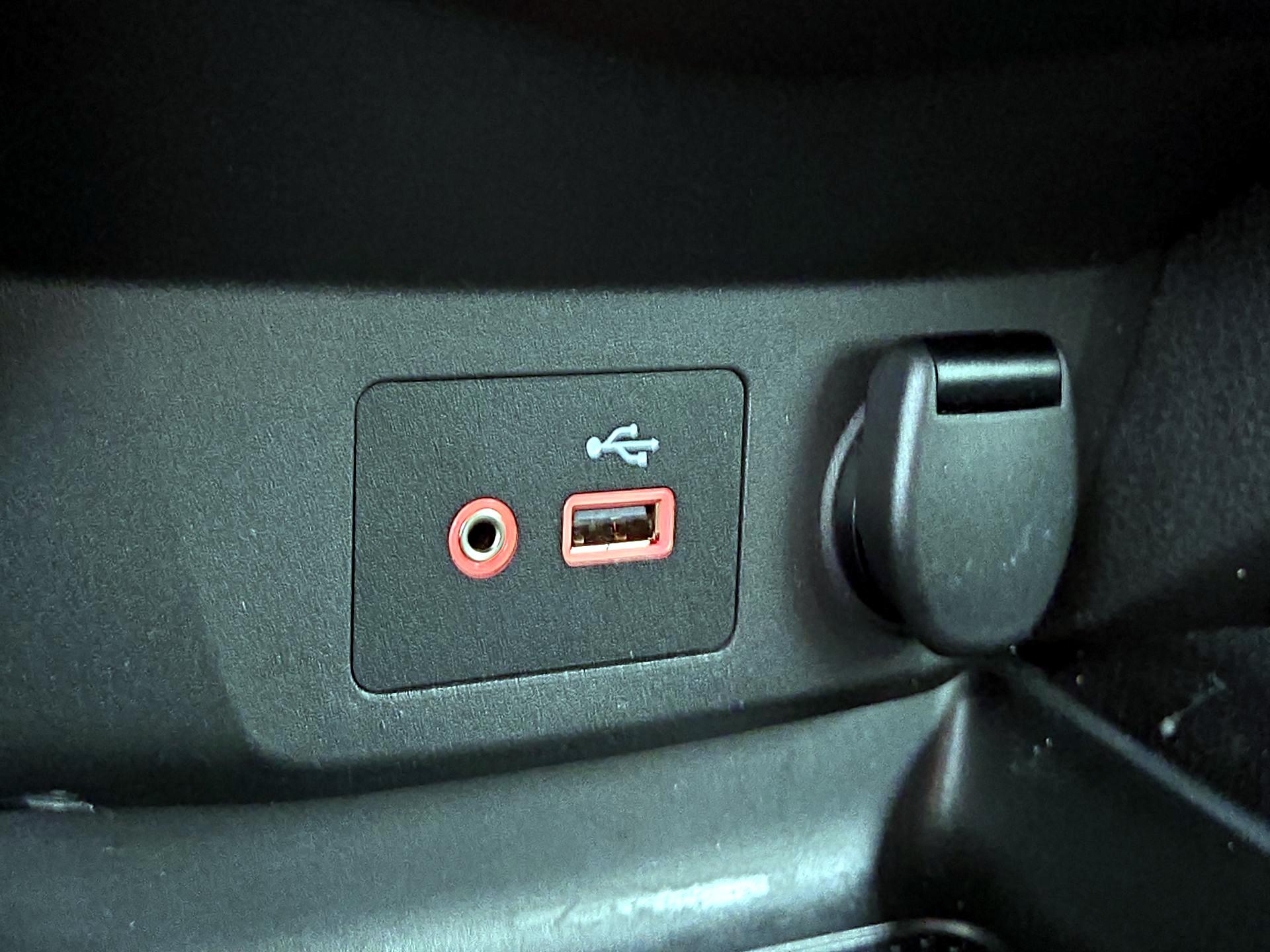 Thumbnail: 2020 Nissan Rogue Sport - 17