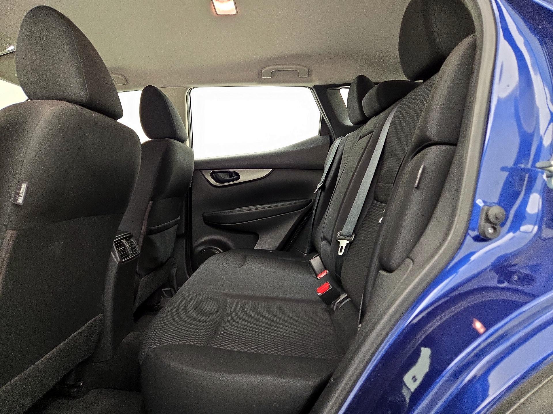 Thumbnail: 2020 Nissan Rogue Sport - 18