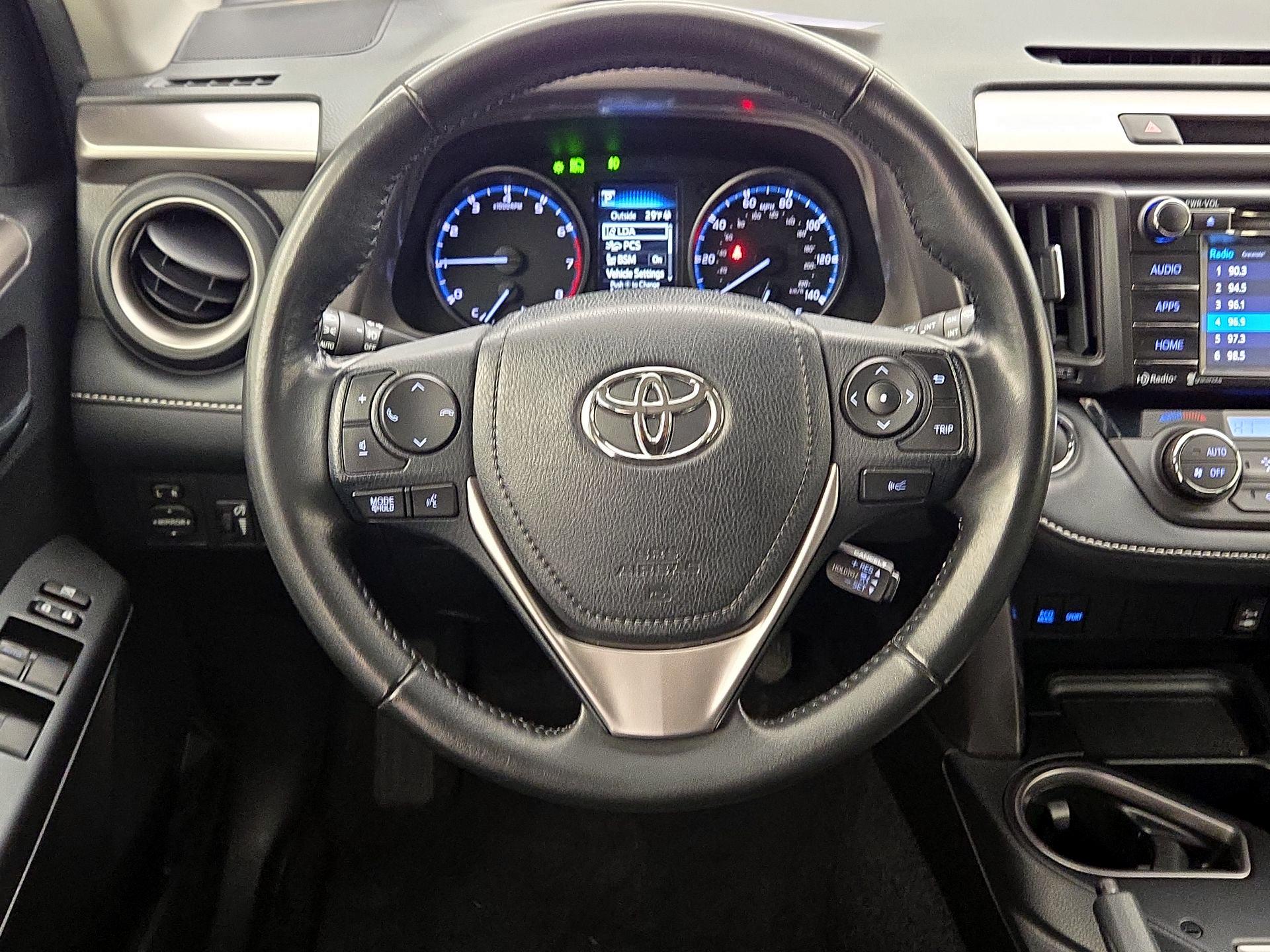 Thumbnail: 2018 Toyota RAV4 - 10