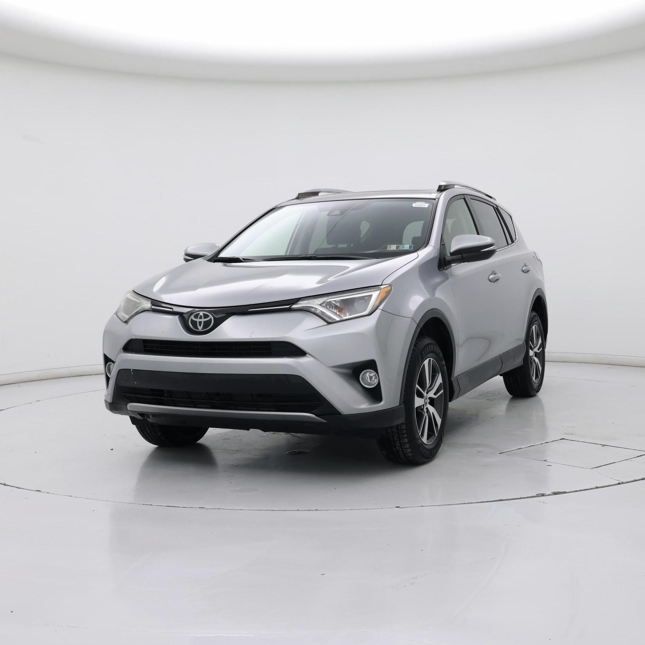 Thumbnail: 2018 Toyota RAV4 - 4