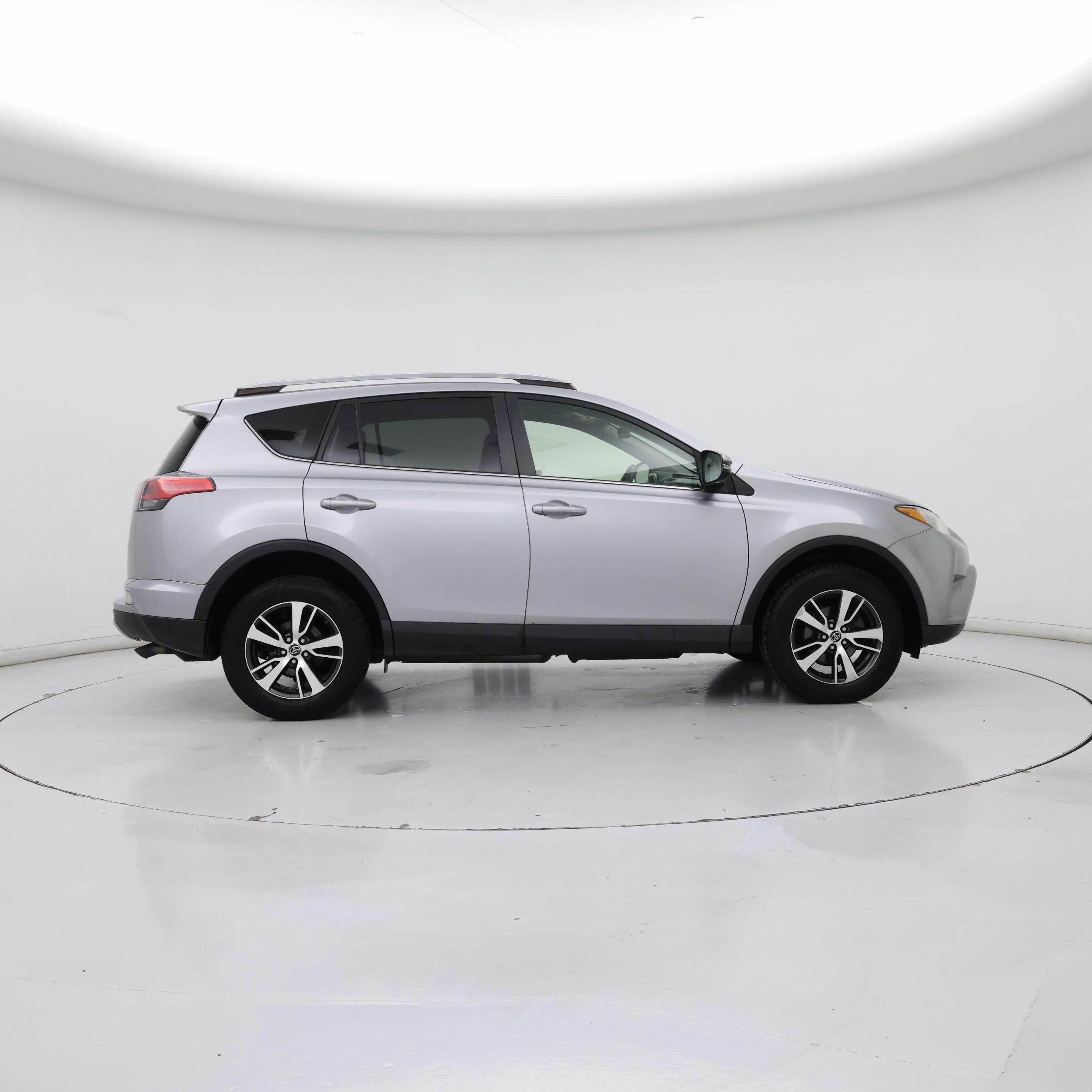 Thumbnail: 2018 Toyota RAV4 - 7