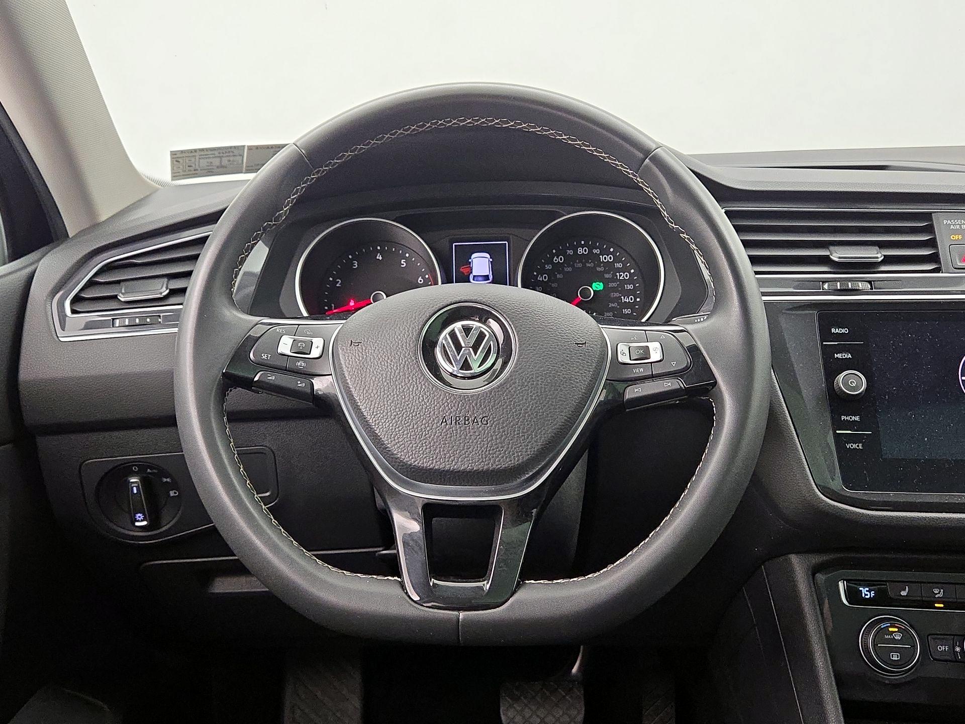 Thumbnail: 2021 Volkswagen Tiguan - 10