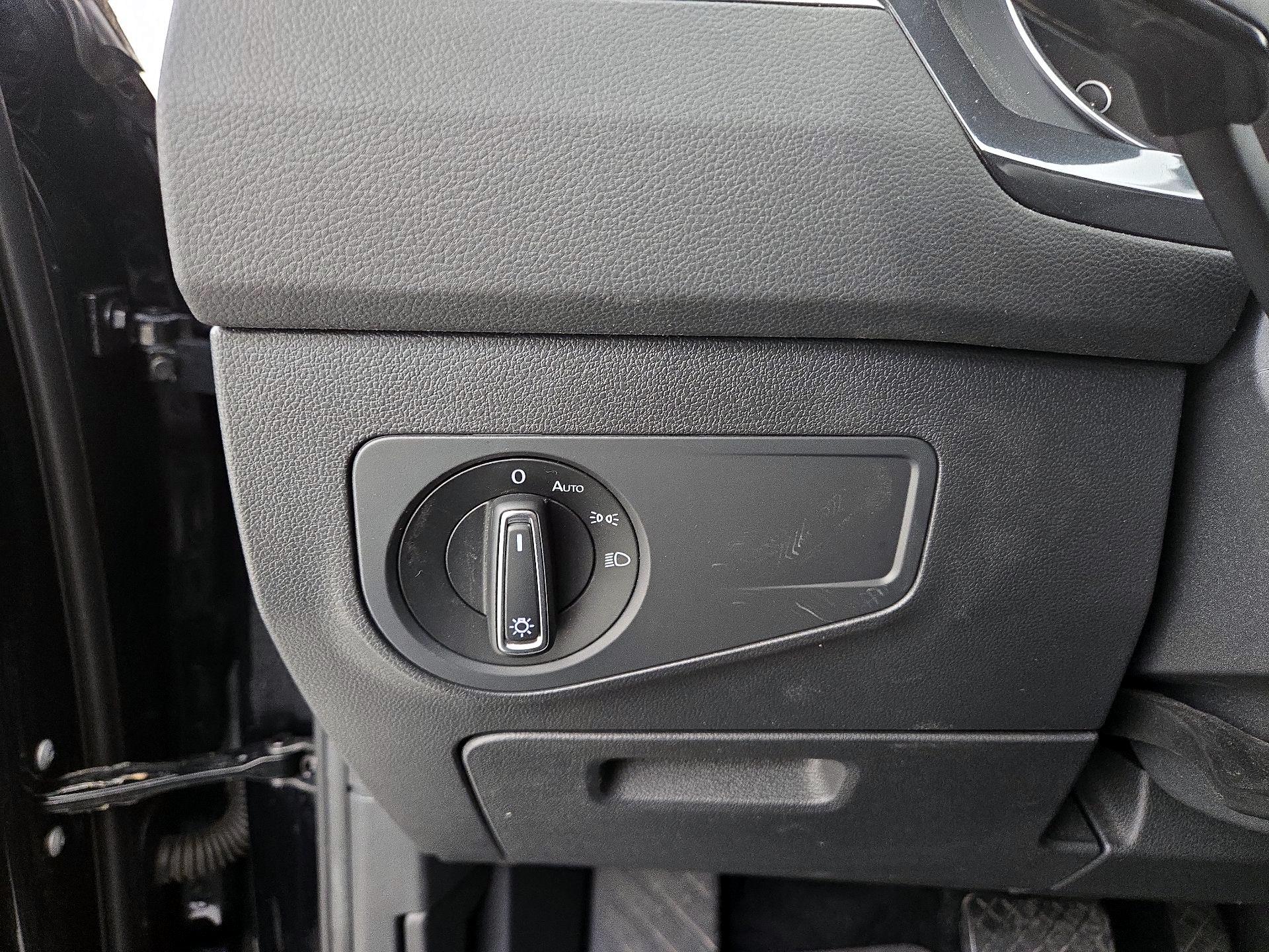 Thumbnail: 2021 Volkswagen Tiguan - 13