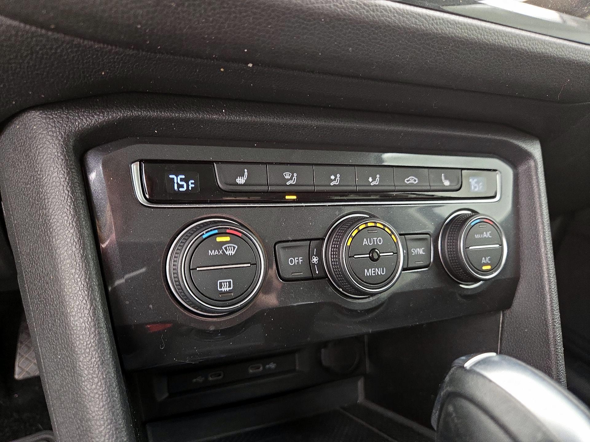 Thumbnail: 2021 Volkswagen Tiguan - 16