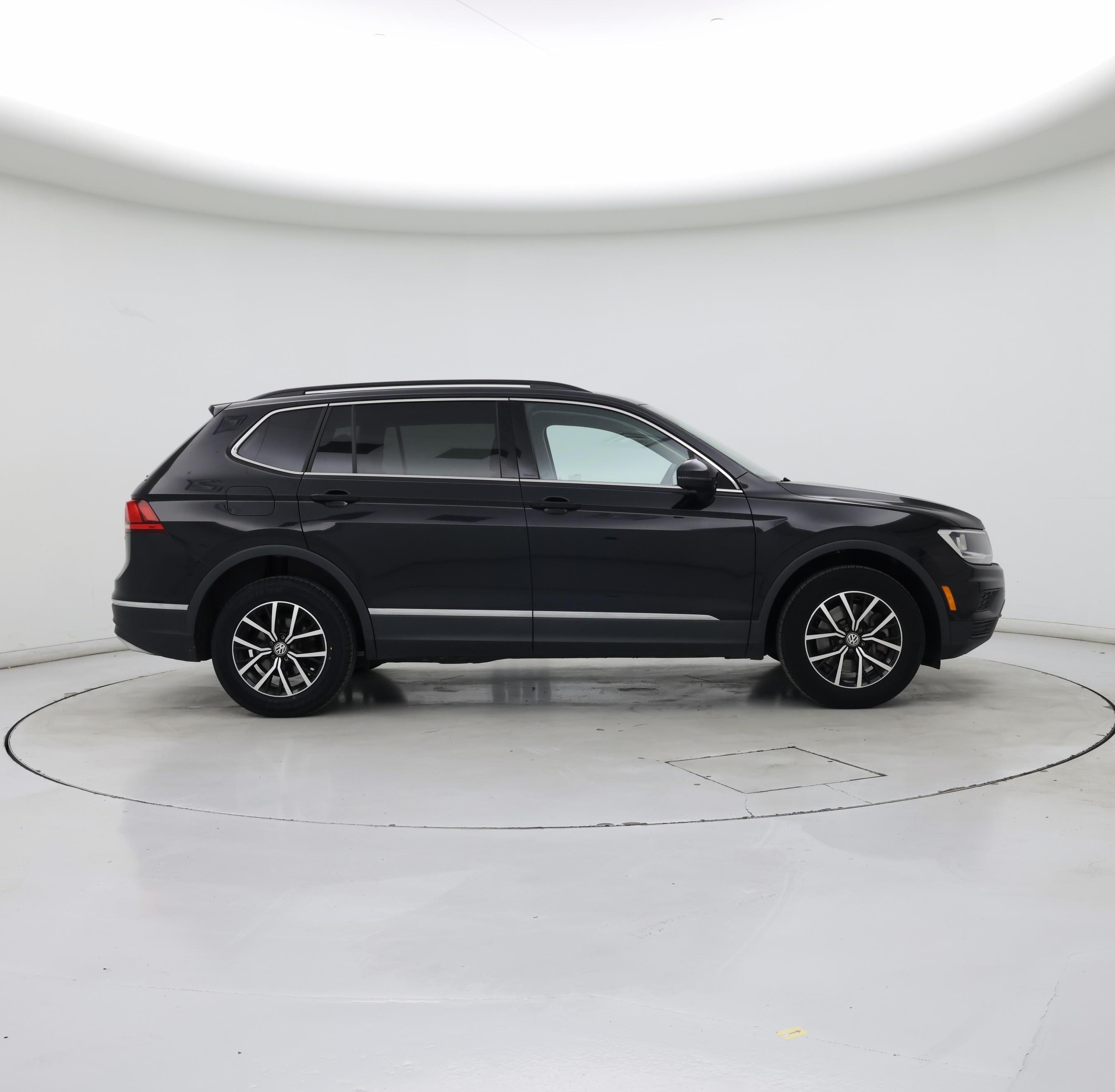 Thumbnail: 2021 Volkswagen Tiguan - 7