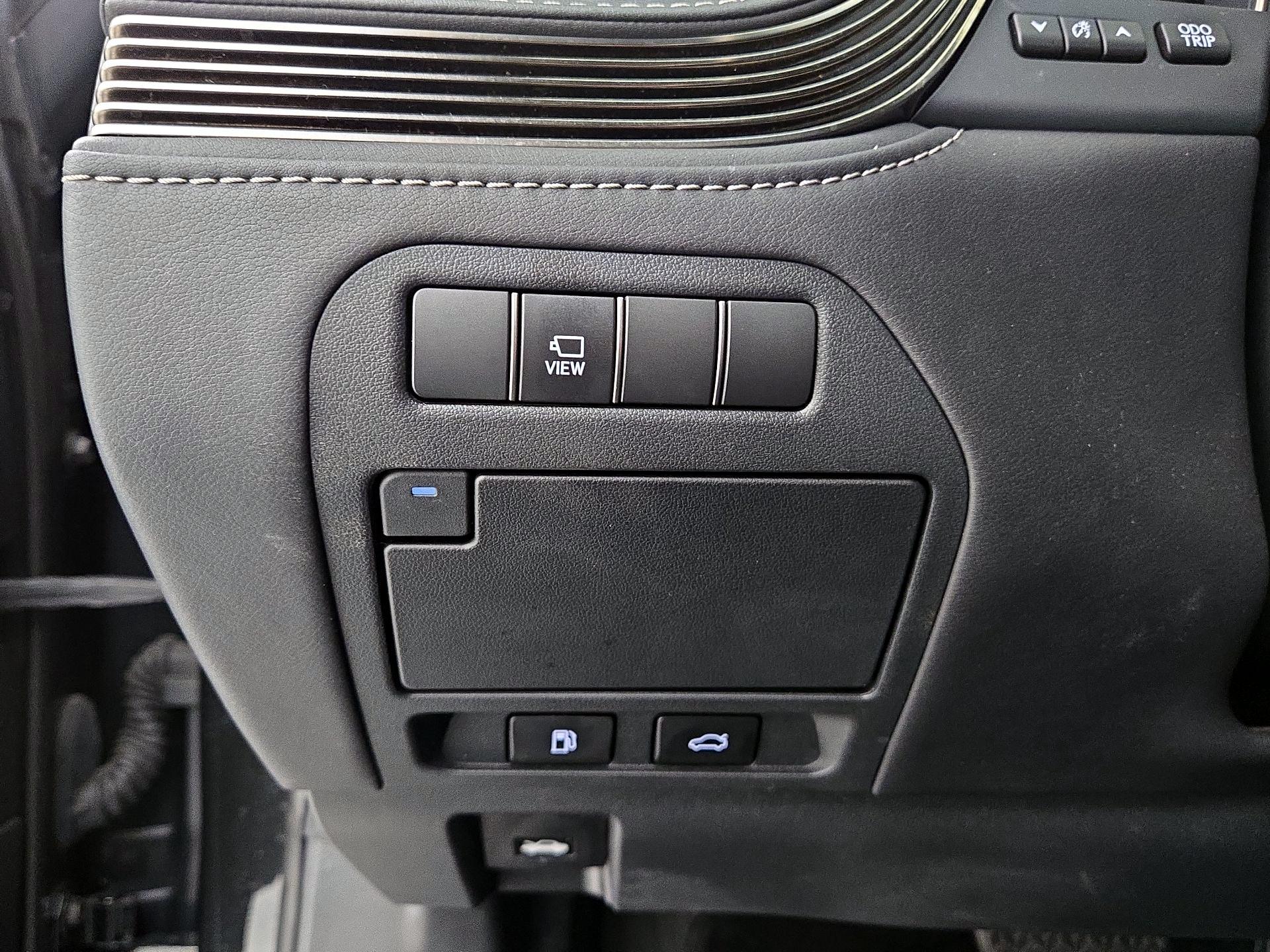 Thumbnail: 2018 Lexus LS - 13