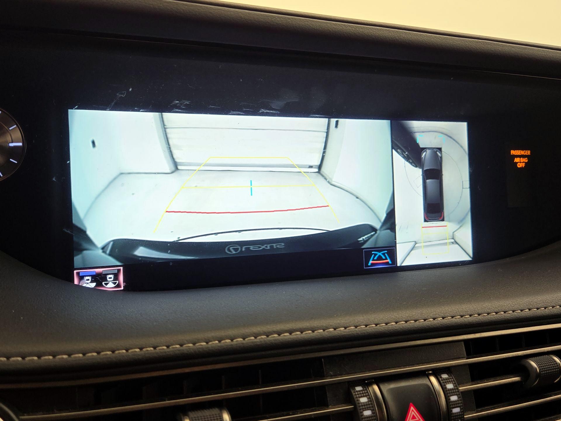 Thumbnail: 2018 Lexus LS - 15