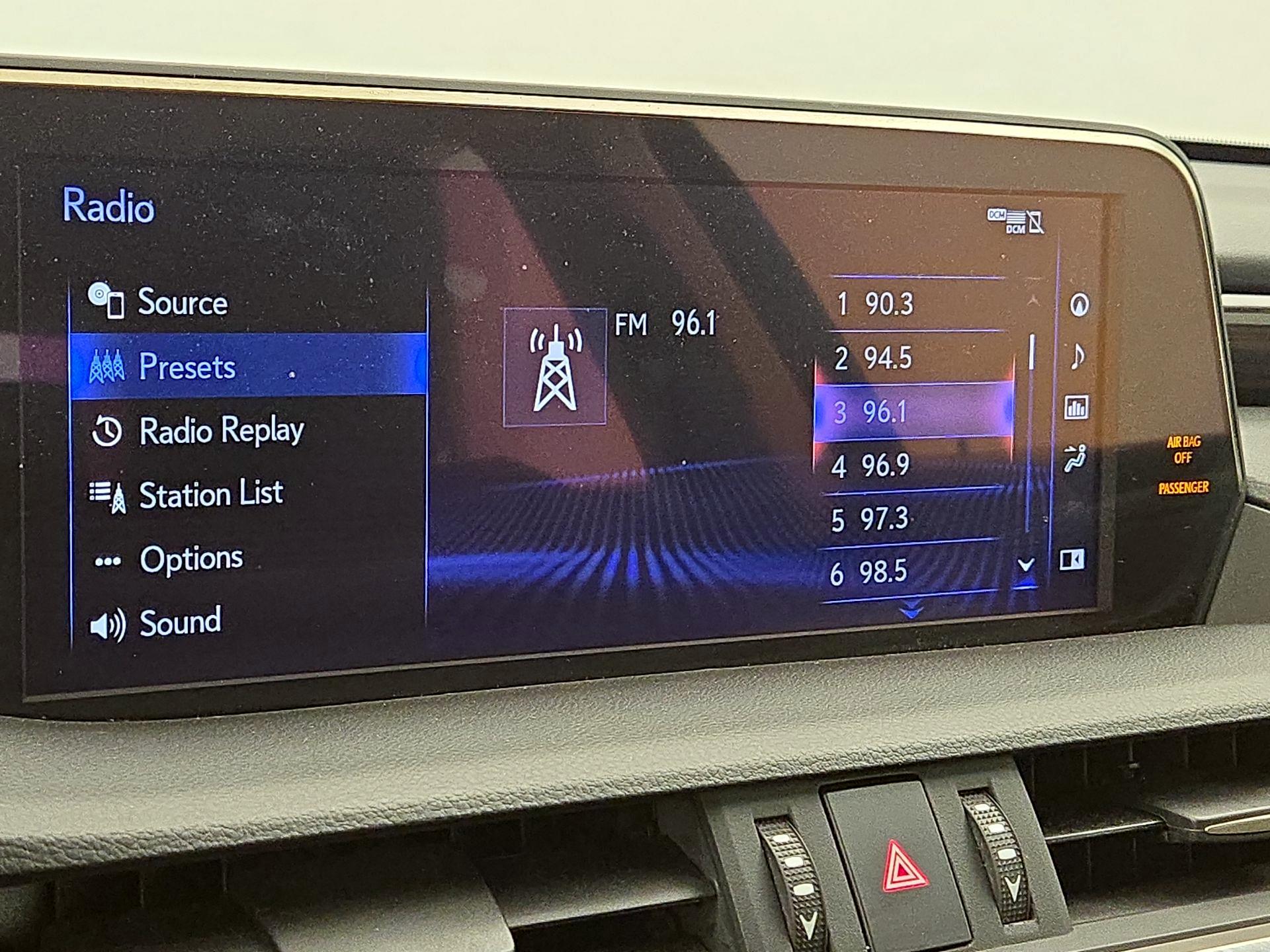 Thumbnail: 2020 Lexus ES - 15