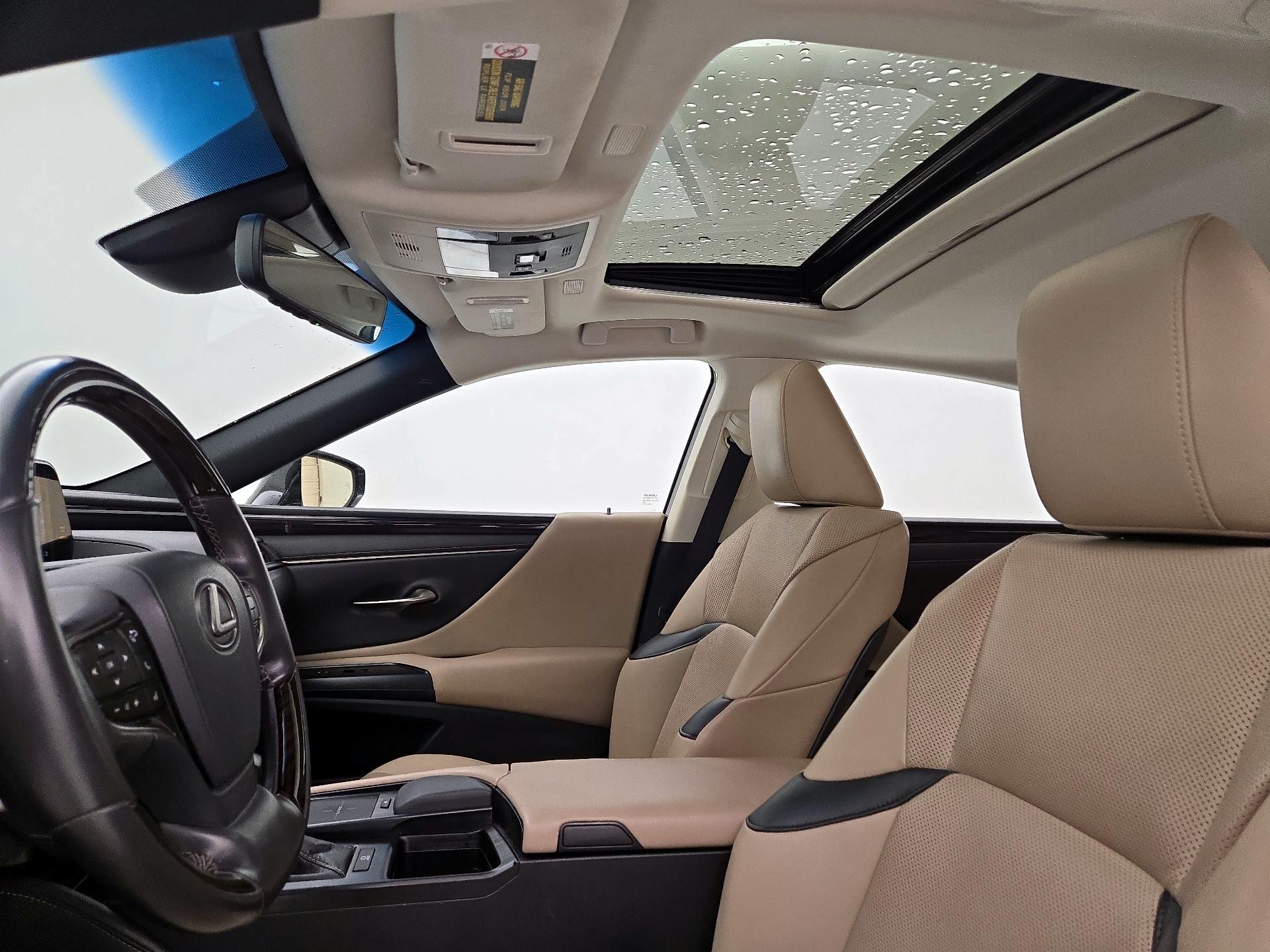 Thumbnail: 2020 Lexus ES - 19