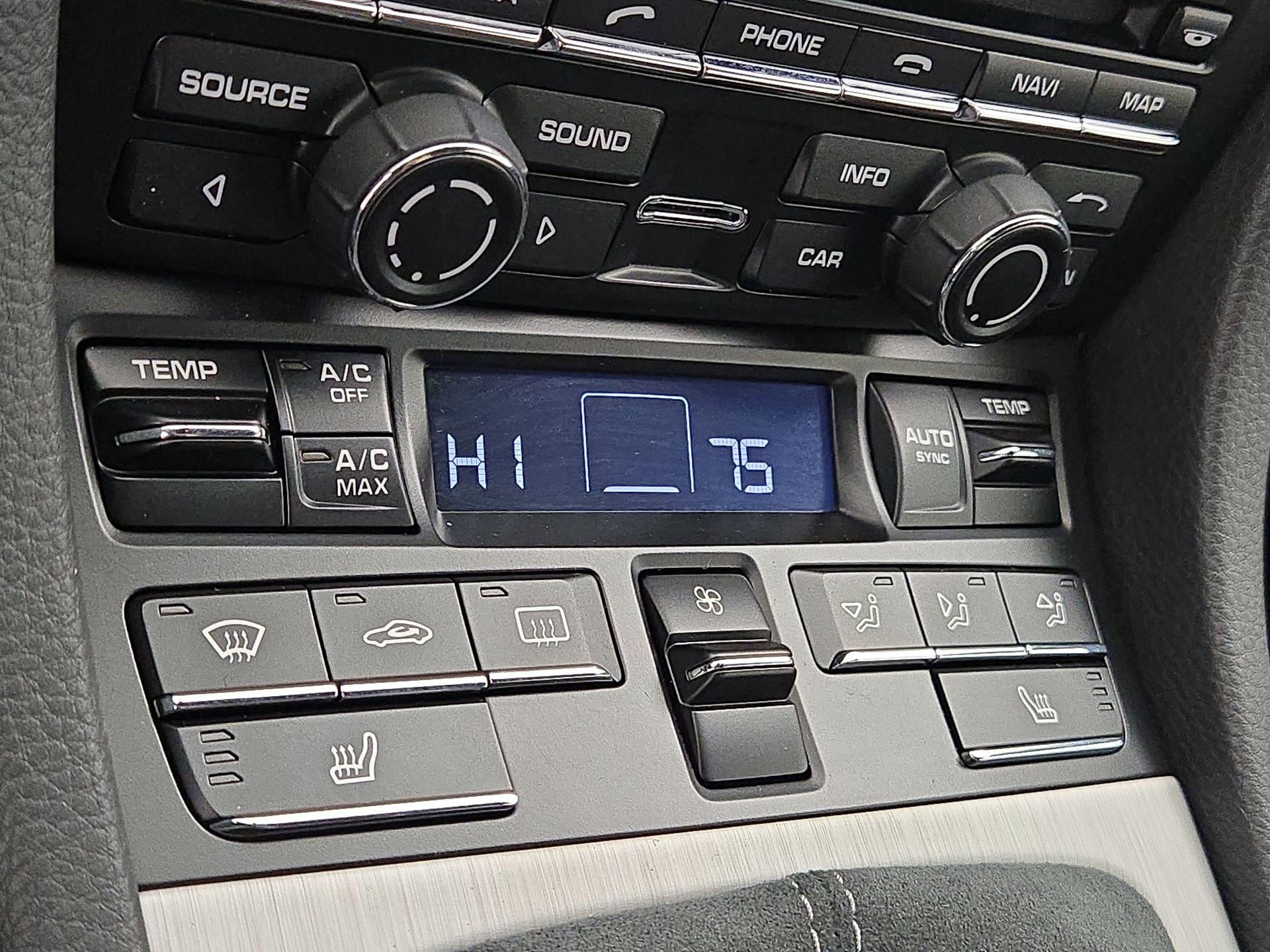 Thumbnail: 2016 Porsche Cayman - 15