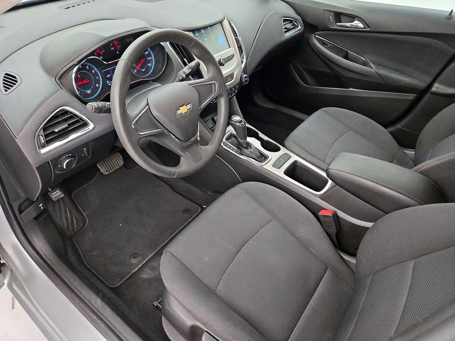 Thumbnail: 2018 Chevrolet Cruze - 11